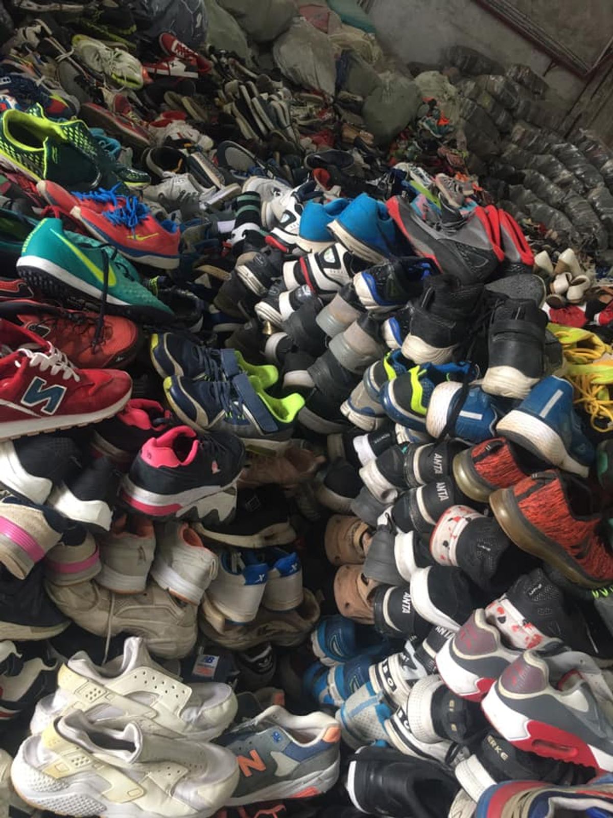 Giày Secondhand Thể Thao Nam Nữ Chodosi giá sỉ, giá bán buôn - Thị Trường Sỉ Giày Secondhand Thể Thao Nam Nữ Chodosi giá sỉ, giá bán buôn - Thị Trường Sỉ