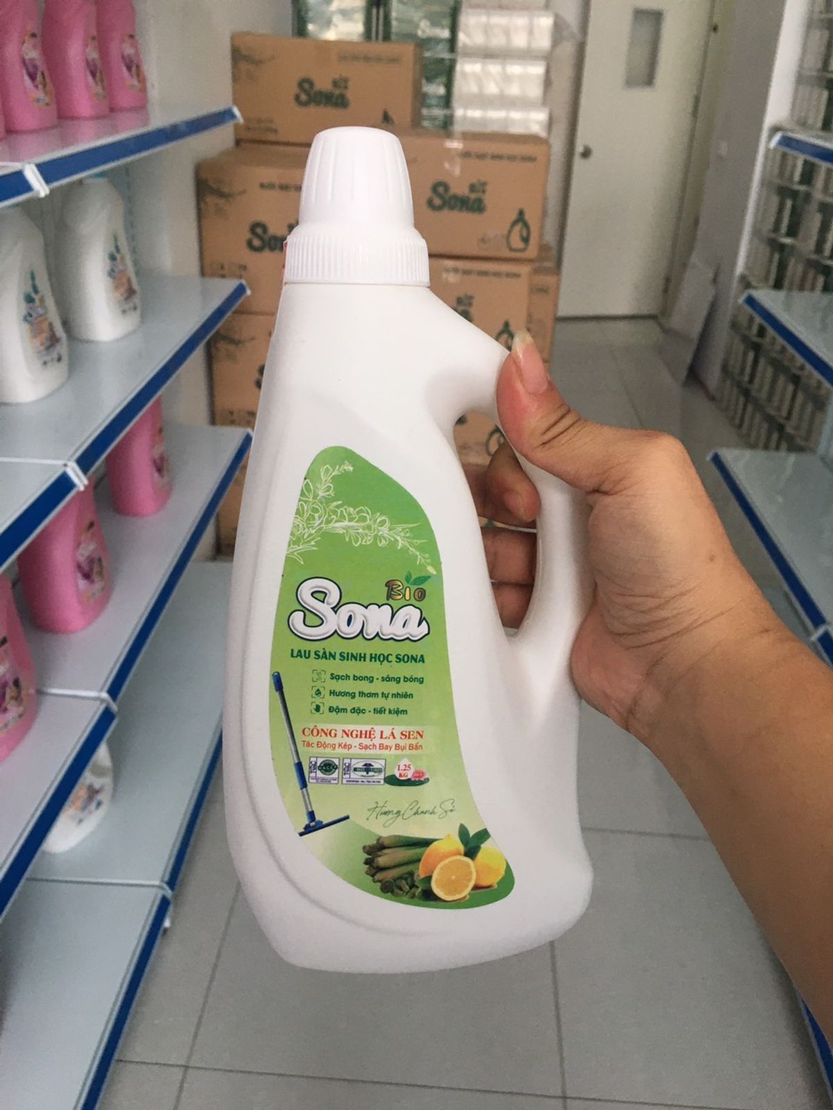 Nước Lau Sàn SoNa 1.25kg Hương Chanh Xả | Đuổi Ruồi Muỗi, Côn Trùng, Cho Sàn Nhà Luôn Sáng Bóng Nước Lau Sàn SoNa 1.25kg Hương Chanh Xả | Đuổi Ruồi Muỗi, Côn Trùng, Cho Sàn Nhà Luôn Sáng Bóng