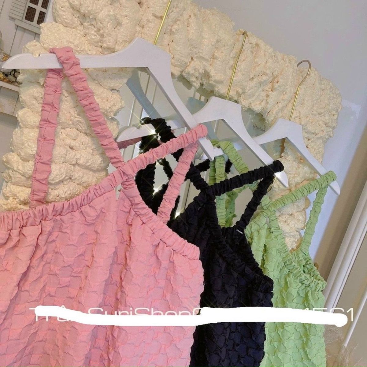 Đầm maxi đi biển cổ yếm dây chéo, hở vai thả dáng siêu xinh giá sỉ - giá bán buôn Đầm maxi đi biển cổ yếm dây chéo, hở vai thả dáng siêu xinh giá sỉ - giá bán buôn