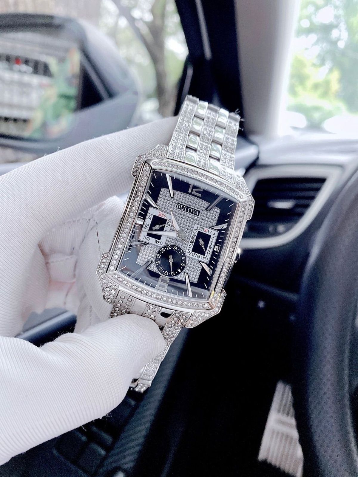 Đồng hồ nam cao cấp BULOVA 96C108 Crystal Striking Visual Design - Main Image