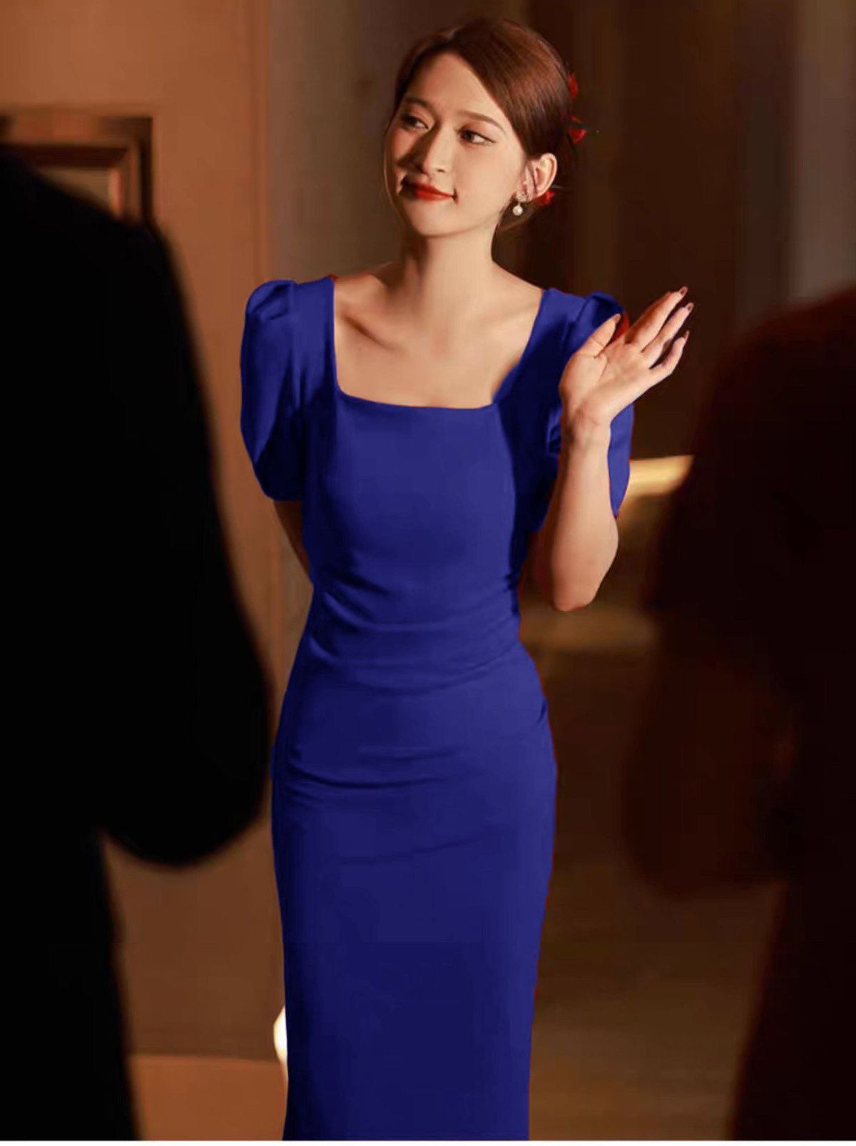 ĐẦM ÔM CỔ TRÒN NHÚN EO – DT1686 ĐẦM ÔM CỔ TRÒN NHÚN EO – DT1686