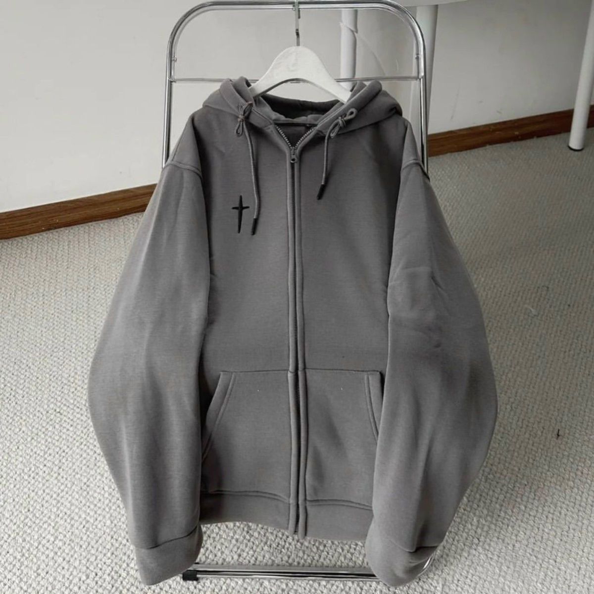 Áo khoác zip chữ thập nỉ lót bông hình thêu 2 mặt form rộng unisex nam nữ Áo khoác zip chữ thập nỉ lót bông hình thêu 2 mặt form rộng unisex nam nữ