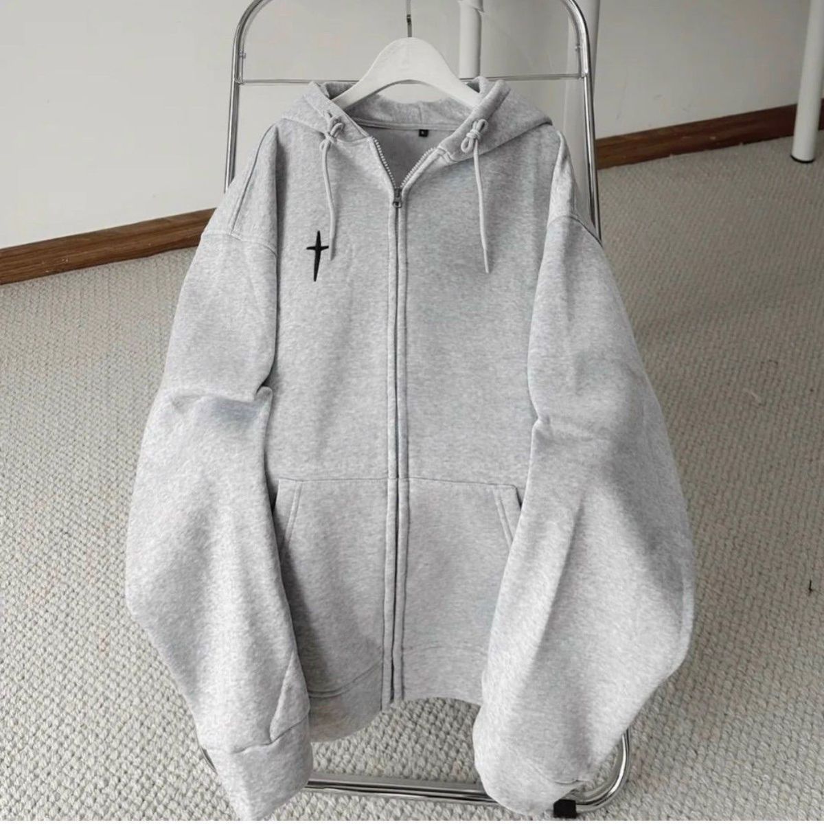 Áo khoác zip chữ thập nỉ lót bông hình thêu 2 mặt form rộng unisex nam nữ Áo khoác zip chữ thập nỉ lót bông hình thêu 2 mặt form rộng unisex nam nữ