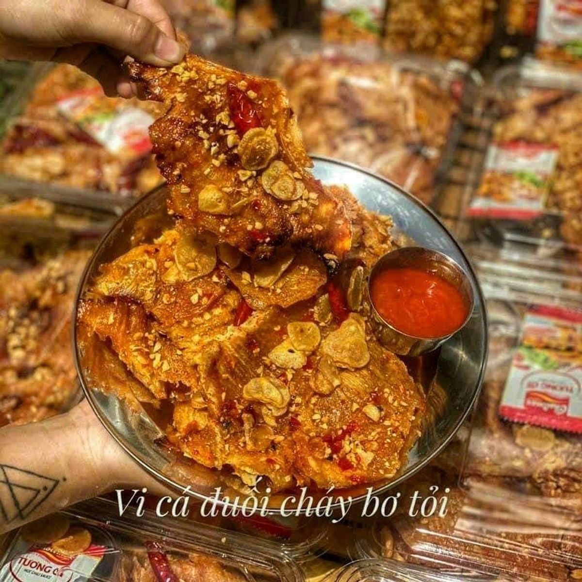 VI CÁ ĐUỐI CHÁY BƠ TỎI ĐỈNH CỦA CHÓP 300G KÈM SỐT - WINNIE HOUSE VI CÁ ĐUỐI CHÁY BƠ TỎI ĐỈNH CỦA CHÓP 300G KÈM SỐT - WINNIE HOUSE