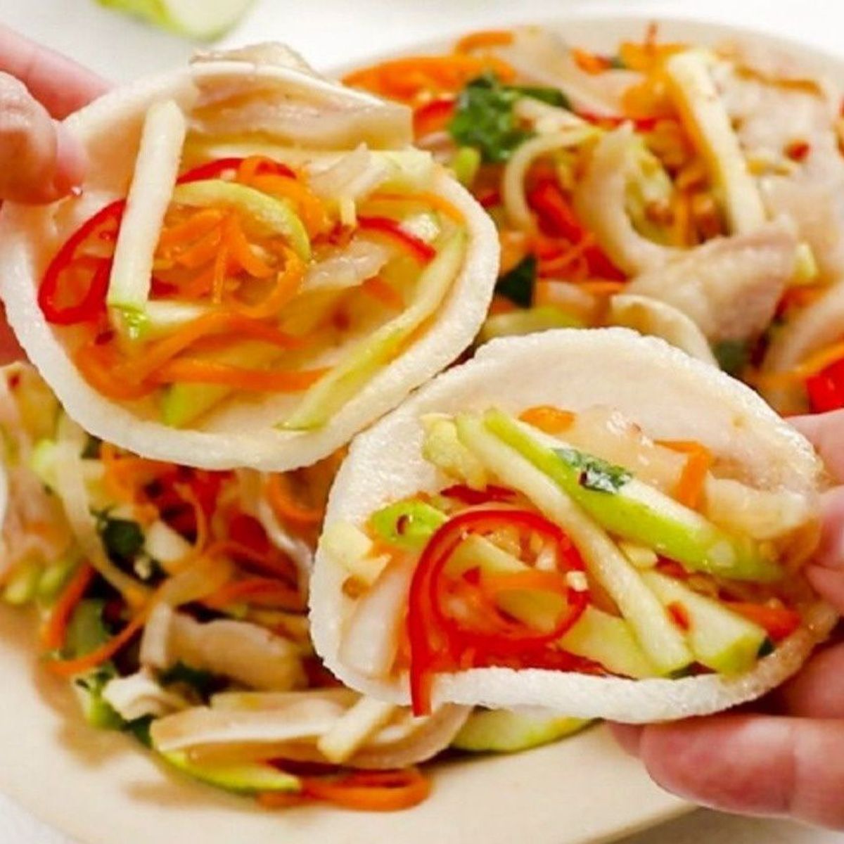 BÁNH PHỒNG TÔM TIÊU ỚT ĐẦY HƯƠNG VỊ 500G - WINNIE HOUSE BÁNH PHỒNG TÔM TIÊU ỚT ĐẦY HƯƠNG VỊ 500G - WINNIE HOUSE
