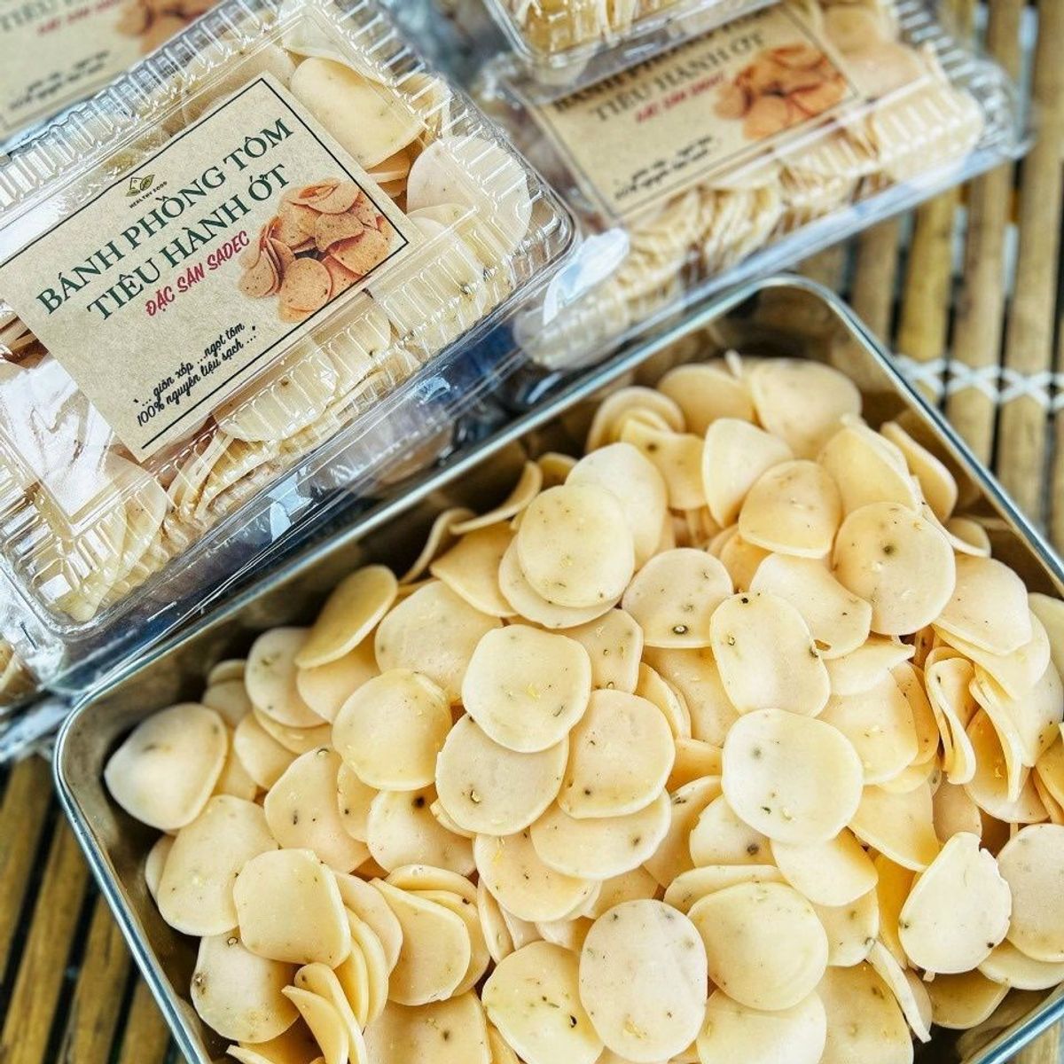 BÁNH PHỒNG TÔM TIÊU ỚT ĐẦY HƯƠNG VỊ 500G - WINNIE HOUSE BÁNH PHỒNG TÔM TIÊU ỚT ĐẦY HƯƠNG VỊ 500G - WINNIE HOUSE