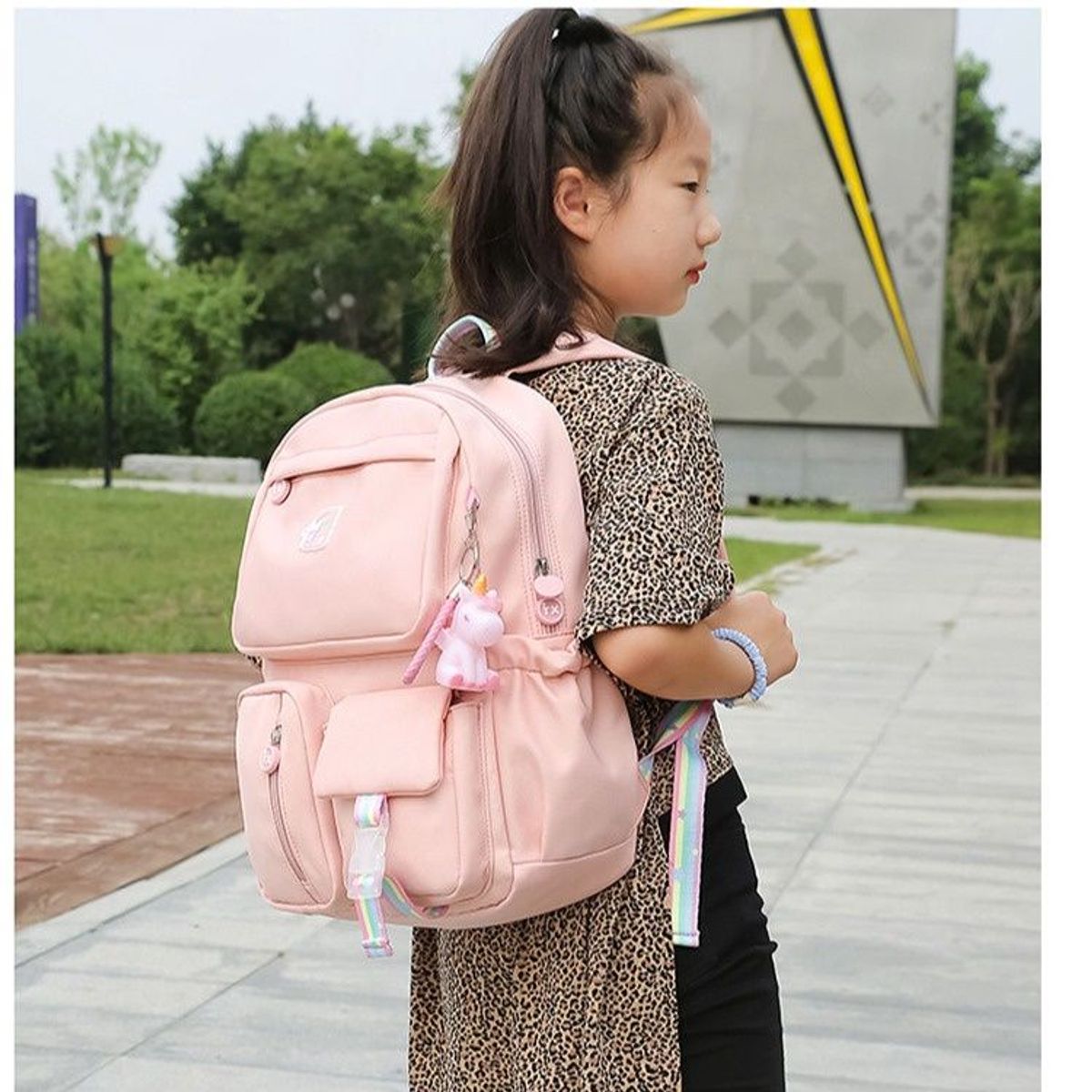 BALO ĐI HỌC CHỐNG THẤM NƯỚC TẶNG KÈM MÓC KHÓA DỄ THƯƠNG WH265 - WINNIE HOUSE BALO ĐI HỌC CHỐNG THẤM NƯỚC TẶNG KÈM MÓC KHÓA DỄ THƯƠNG WH265 - WINNIE HOUSE
