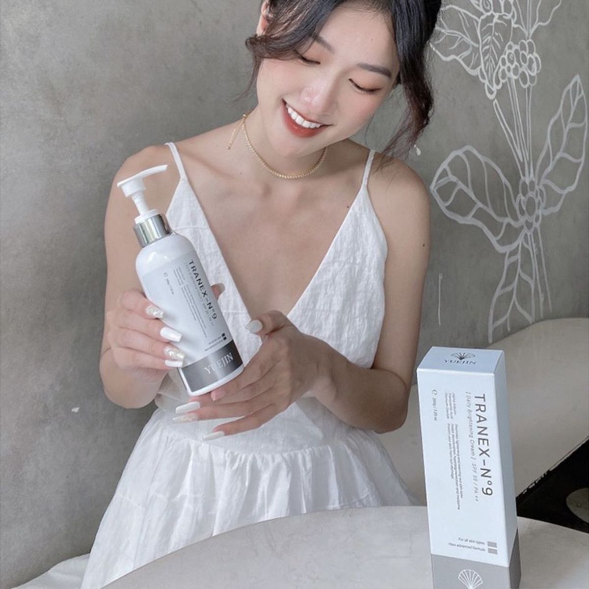 Kem Dưỡng Trắng Body TRANEX-No9 dưỡng ẩm, sáng da và giảm thâm - Yuejin Kem Dưỡng Trắng Body TRANEX-No9 dưỡng ẩm, sáng da và giảm thâm - Yuejin