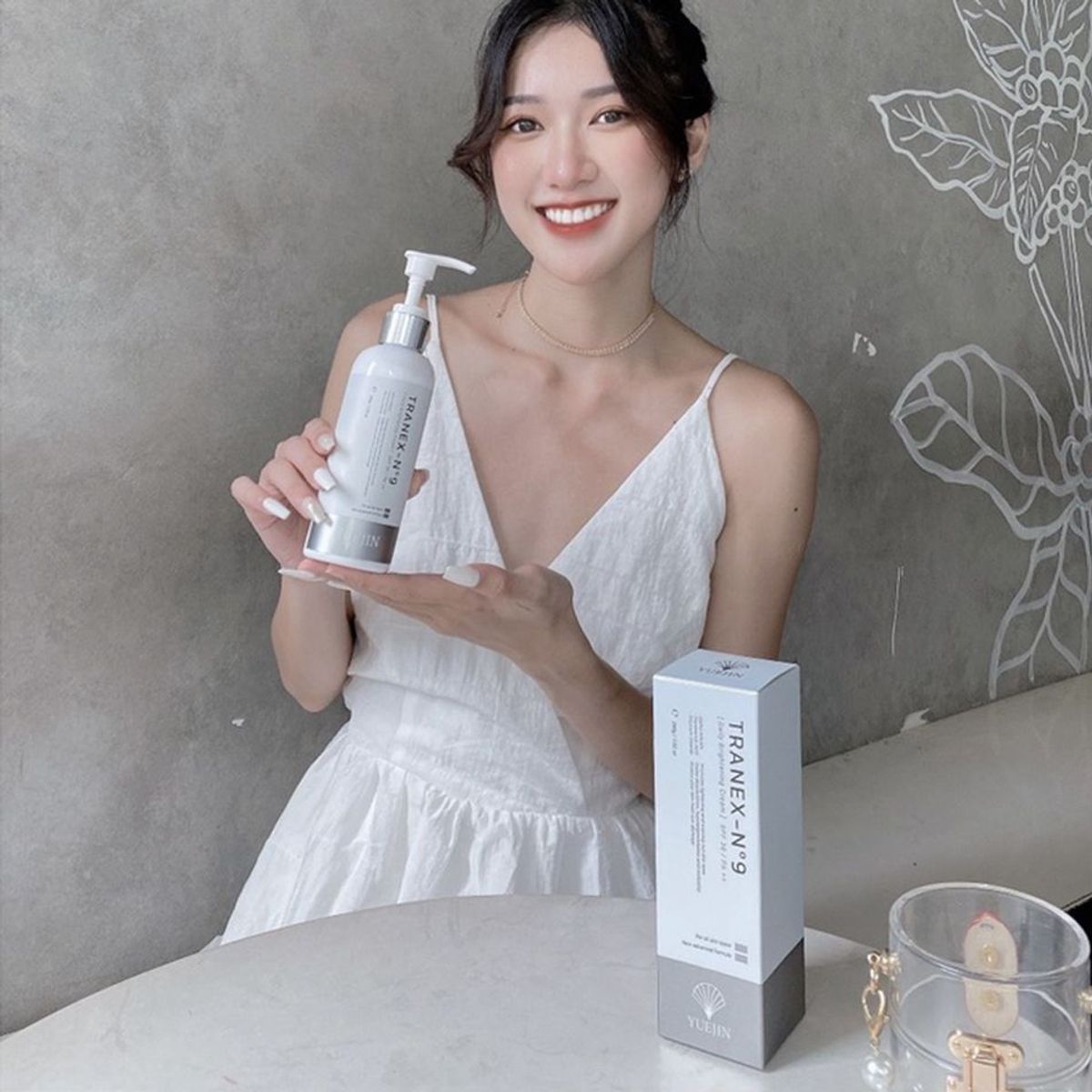 Kem Dưỡng Trắng Body TRANEX-No9 dưỡng ẩm, sáng da và giảm thâm - Yuejin Kem Dưỡng Trắng Body TRANEX-No9 dưỡng ẩm, sáng da và giảm thâm - Yuejin