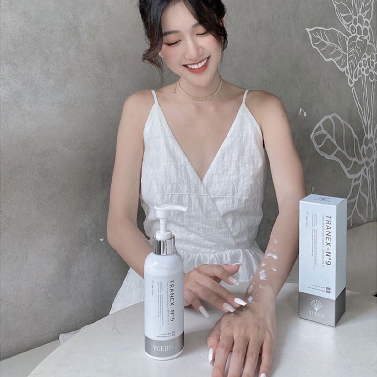 Kem Dưỡng Trắng Body TRANEX-No9 dưỡng ẩm, sáng da và giảm thâm - Yuejin Kem Dưỡng Trắng Body TRANEX-No9 dưỡng ẩm, sáng da và giảm thâm - Yuejin