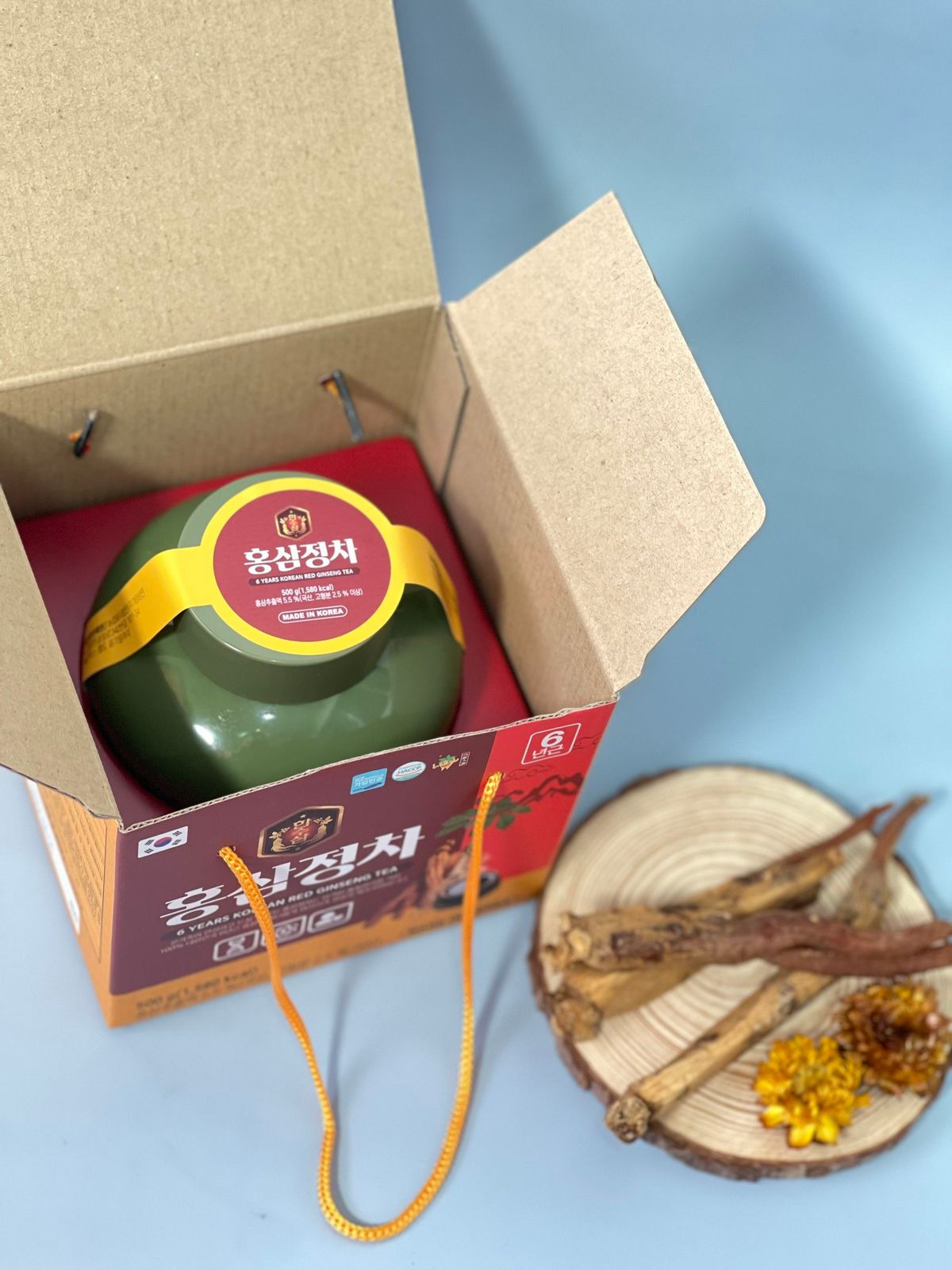 Cao Trà Hồng Sâm Hàn Quốc 6 tuổi Hũ sứ 500gr Cao Trà Hồng Sâm Hàn Quốc 6 tuổi Hũ sứ 500gr