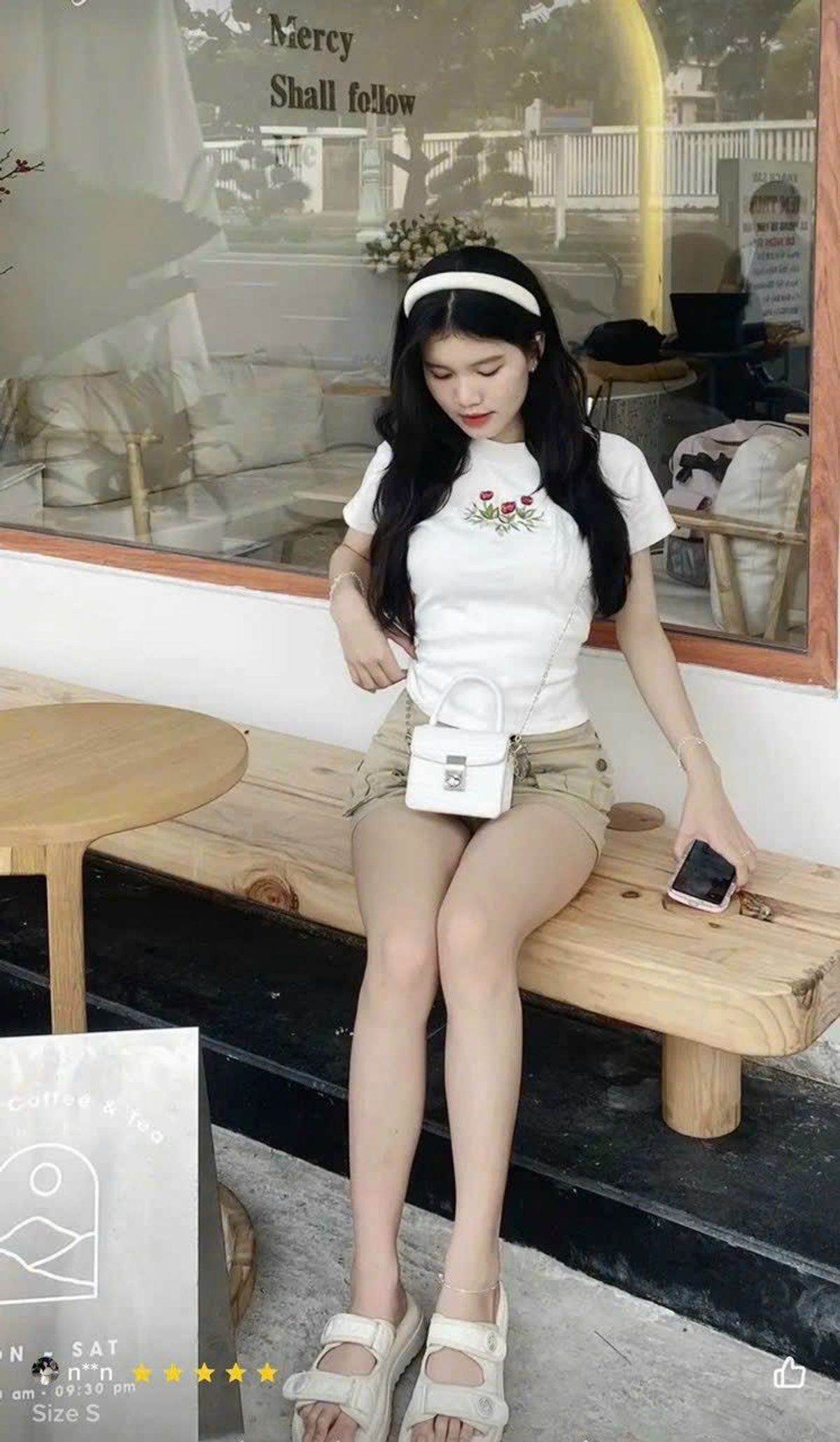 Áo thun baby tee thêu hoa sắc nét, áo croptop cổ phối phong cách Hàn Quốc Áo thun baby tee thêu hoa sắc nét, áo croptop cổ phối phong cách Hàn Quốc