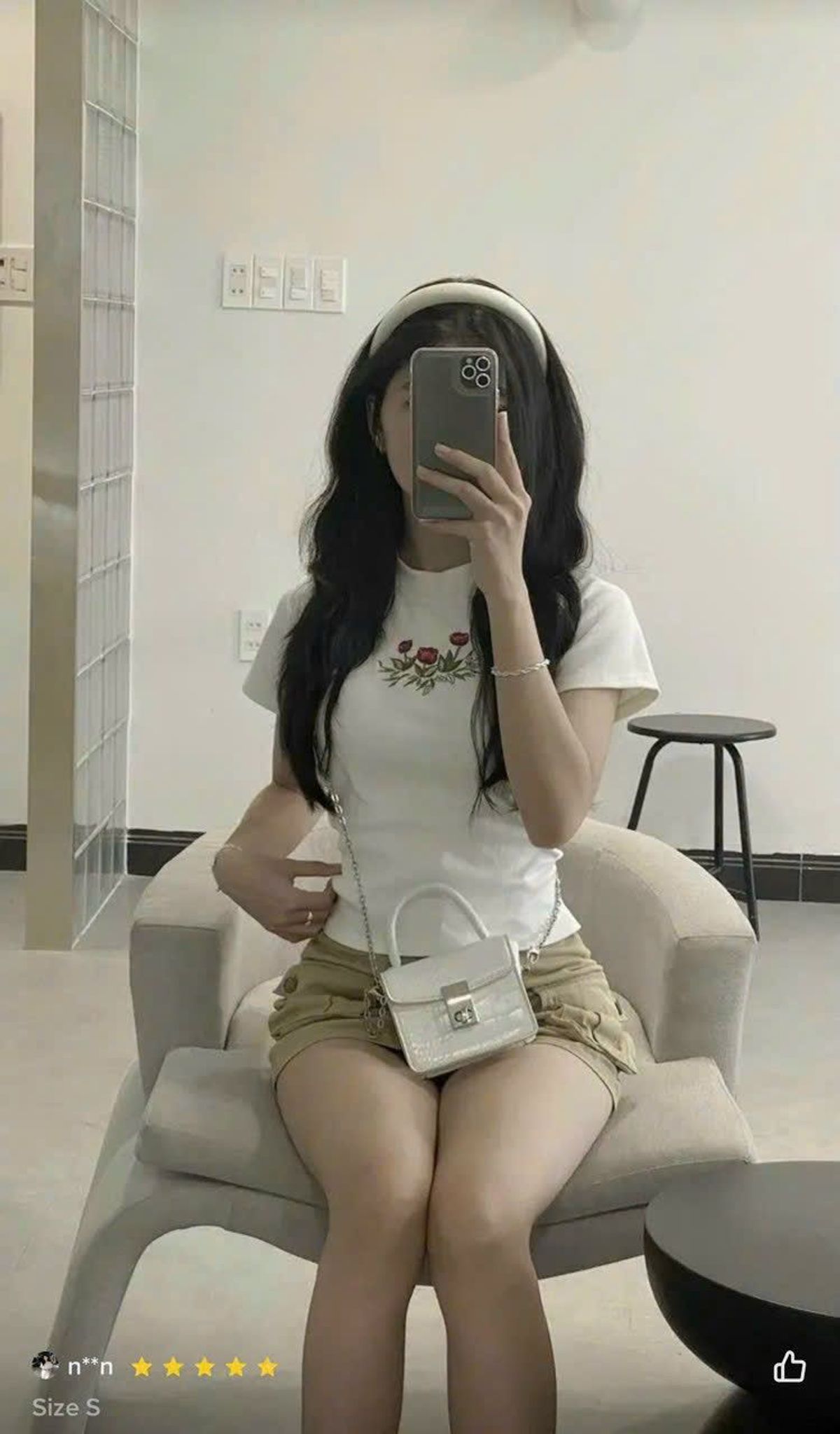 Áo thun baby tee thêu hoa sắc nét, áo croptop cổ phối phong cách Hàn Quốc Áo thun baby tee thêu hoa sắc nét, áo croptop cổ phối phong cách Hàn Quốc