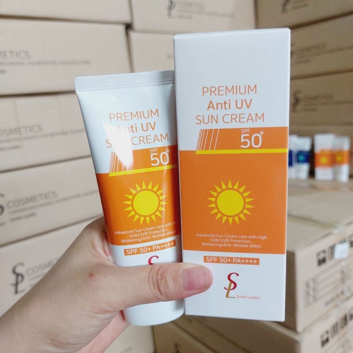 KEM CHỐNG NẮNG VẬT LÝ NÂNG TONE SL SMILE LEADER SPS 50++ - SMILE LEADER HÀN QUỐC KEM CHỐNG NẮNG VẬT LÝ NÂNG TONE SL SMILE LEADER SPS 50++ - SMILE LEADER HÀN QUỐC