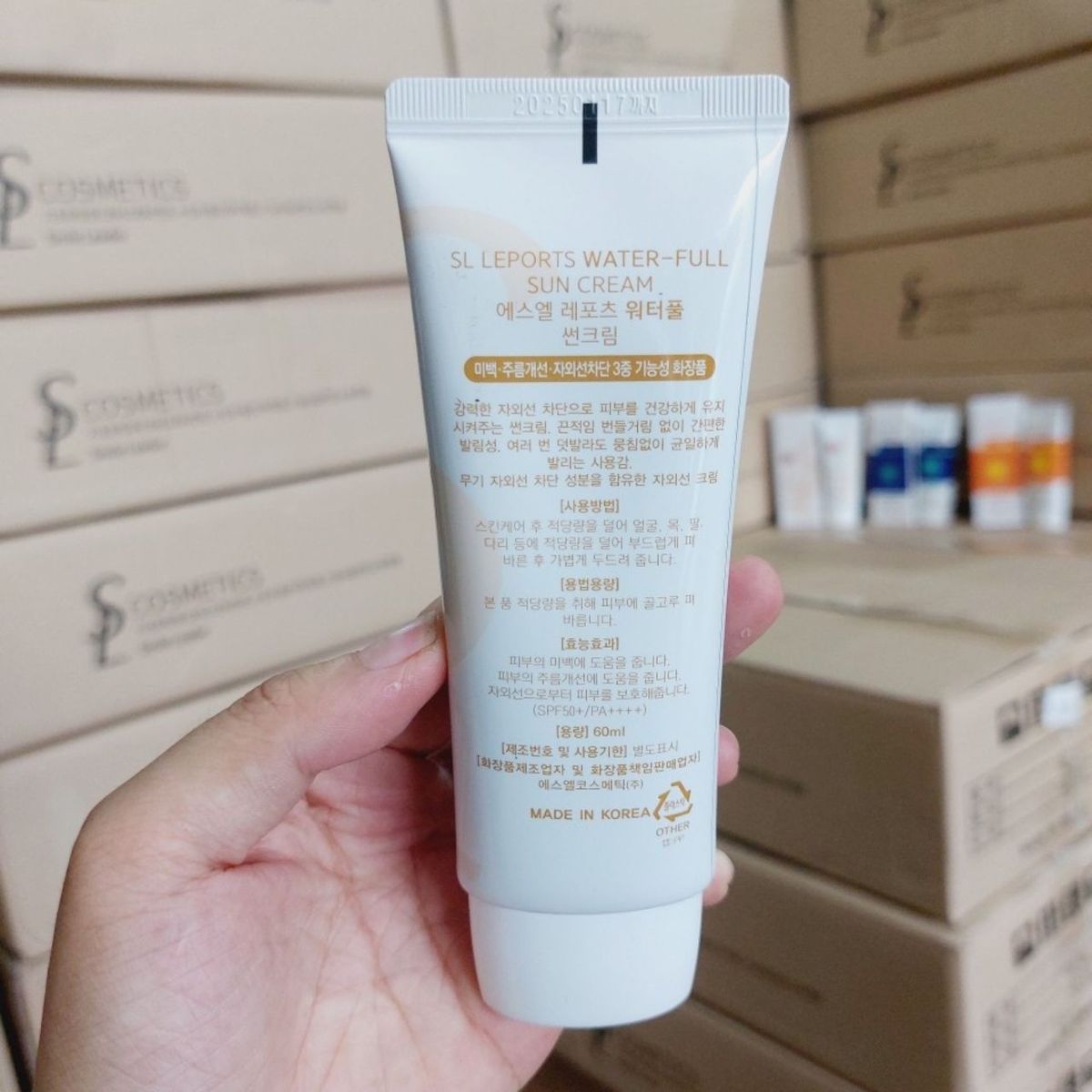 KEM CHỐNG NẮNG VẬT LÝ NÂNG TONE SL SMILE LEADER SPS 50++ - SMILE LEADER HÀN QUỐC KEM CHỐNG NẮNG VẬT LÝ NÂNG TONE SL SMILE LEADER SPS 50++ - SMILE LEADER HÀN QUỐC