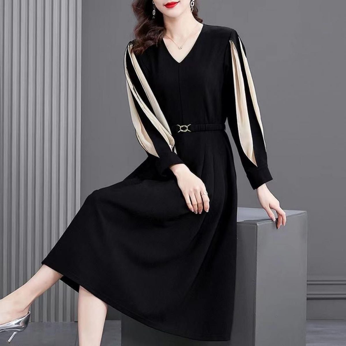 ĐẦM XÒE TAY PHỒNG DÀI PHỐI SỌC CÁCH ĐIỆU - DT1780 ĐẦM XÒE TAY PHỒNG DÀI PHỐI SỌC CÁCH ĐIỆU - DT1780
