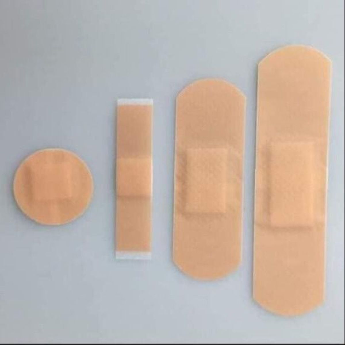HỘP 100 BĂNG KEO CÁ NHÂN Y TẾ AID PLUS CTB483 - BECHIP HỘP 100 BĂNG KEO CÁ NHÂN Y TẾ AID PLUS CTB483 - BECHIP