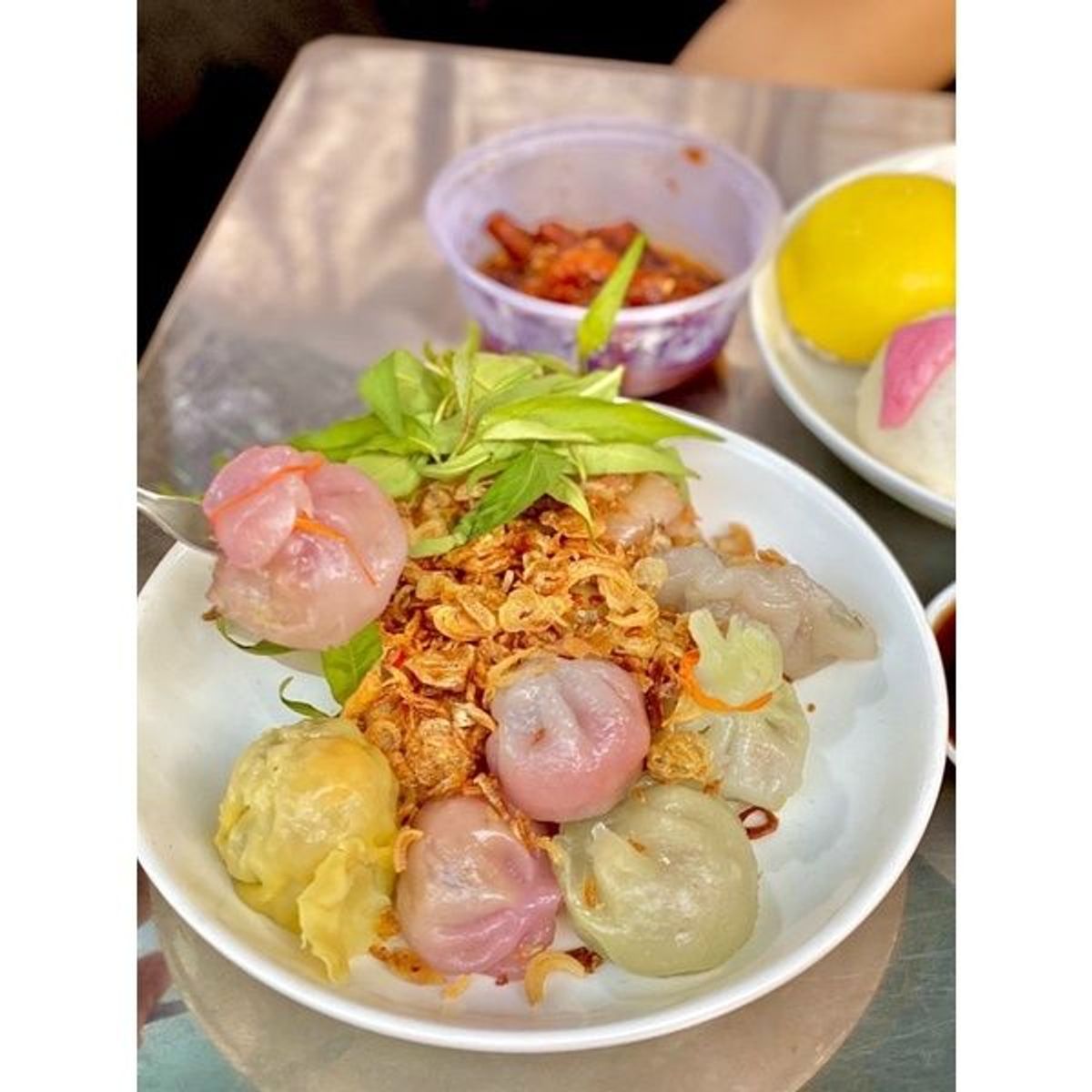 Há cảo ngũ sắc người hoa khay 25 viên 500gr (giao hỏa tốc tphcm) Há cảo ngũ sắc người hoa khay 25 viên 500gr (giao hỏa tốc tphcm)