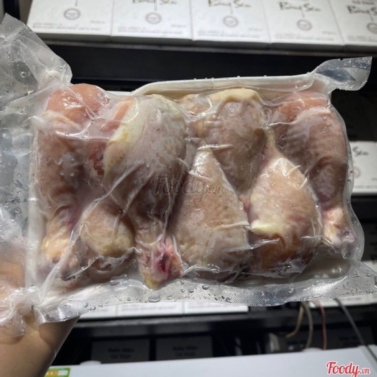 Đùi gà tỏi tươi ngon vỉ 1kg (giao hỏa tốc TPHCM) Đùi gà tỏi tươi ngon vỉ 1kg (giao hỏa tốc TPHCM)