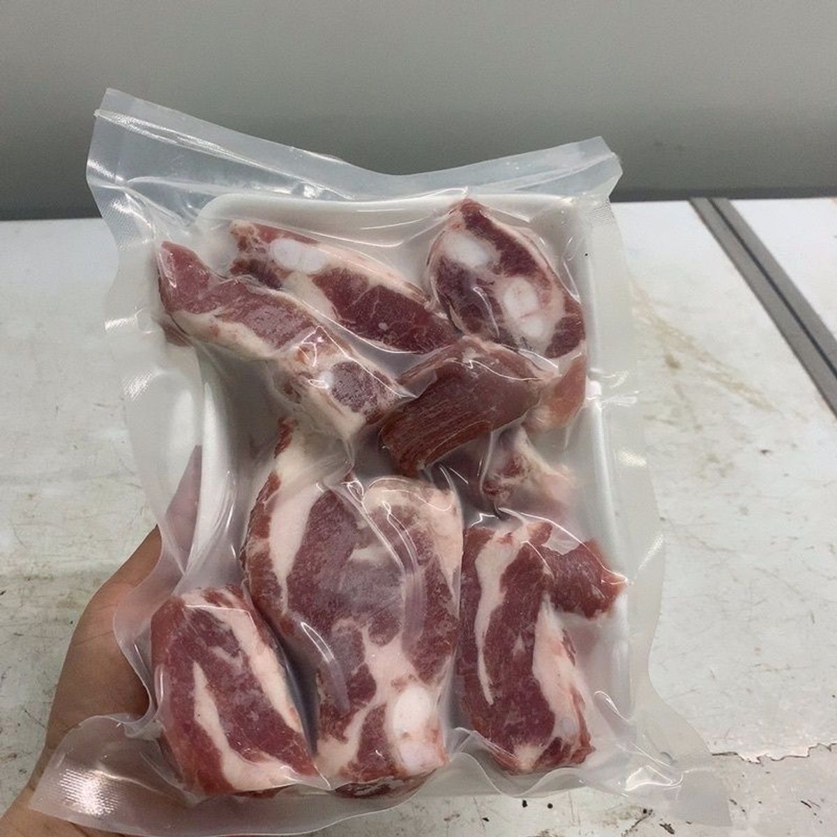 Sườn sụn heo non cắt khúc 900g (giao hỏa tốc TPHCM) Sườn sụn heo non cắt khúc 900g (giao hỏa tốc TPHCM)