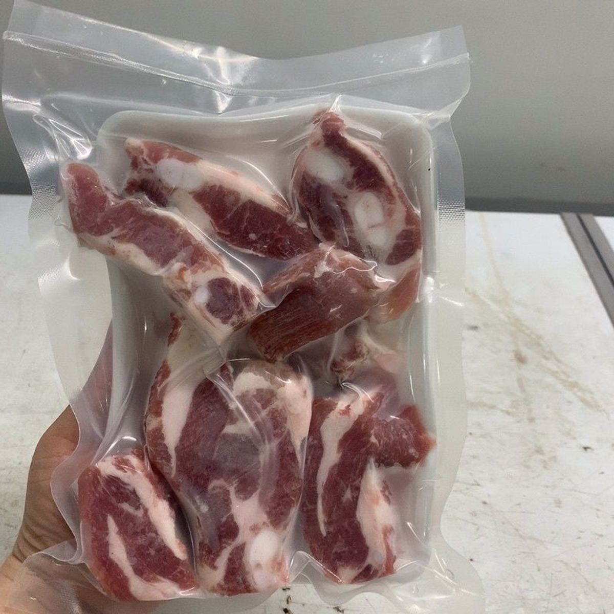 Sườn sụn heo non cắt khúc 900g (giao hỏa tốc TPHCM) Sườn sụn heo non cắt khúc 900g (giao hỏa tốc TPHCM)
