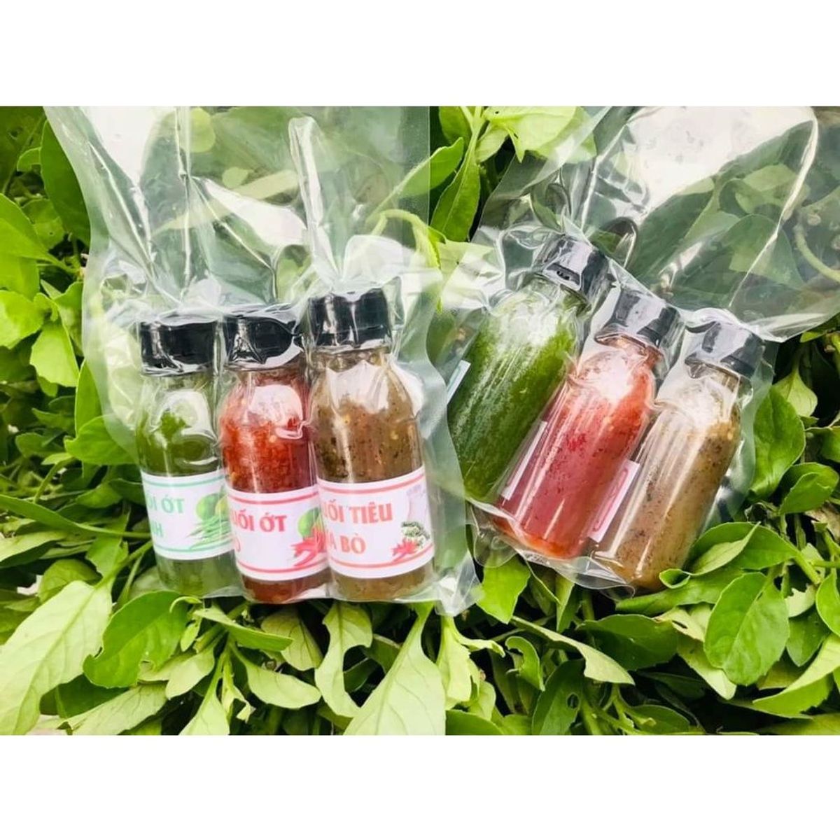 Set nước chấm hải sản 3 chai mỗi chai 100ml (ớt xanh, ớt đỏ, muối tiêu sữa) Set nước chấm hải sản 3 chai mỗi chai 100ml (ớt xanh, ớt đỏ, muối tiêu sữa)