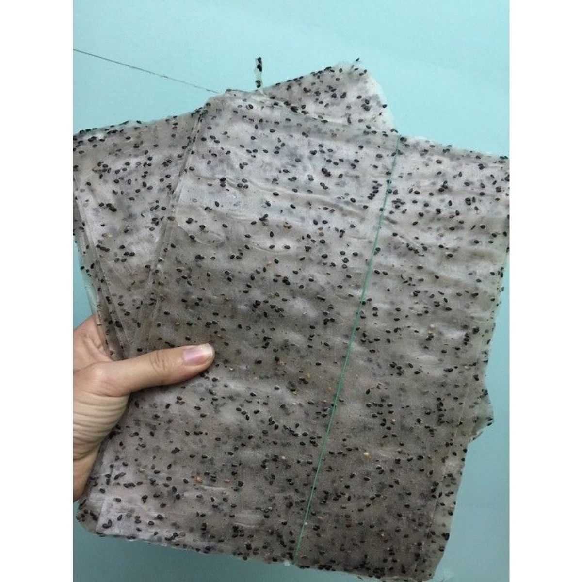 Bánh tráng nhúng mè đen 1kg 50 bánh Đặc sản phan răng Bánh tráng nhúng mè đen 1kg 50 bánh Đặc sản phan răng