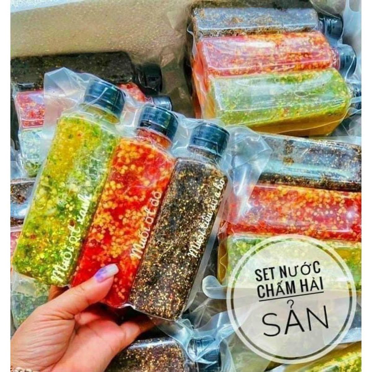 1KG 3 CHAI NƯỚC CHẤM HẢI SẢN 3 VỊ 1KG 3 CHAI NƯỚC CHẤM HẢI SẢN 3 VỊ
