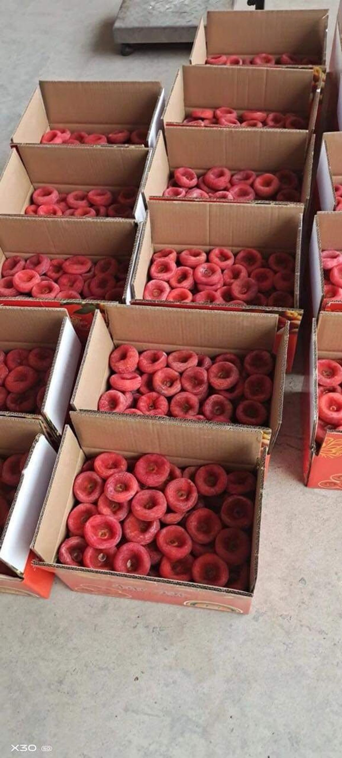 Hồng treo gió hồng chén sấy dẻo thùng 10kg Hồng treo gió hồng chén sấy dẻo thùng 10kg