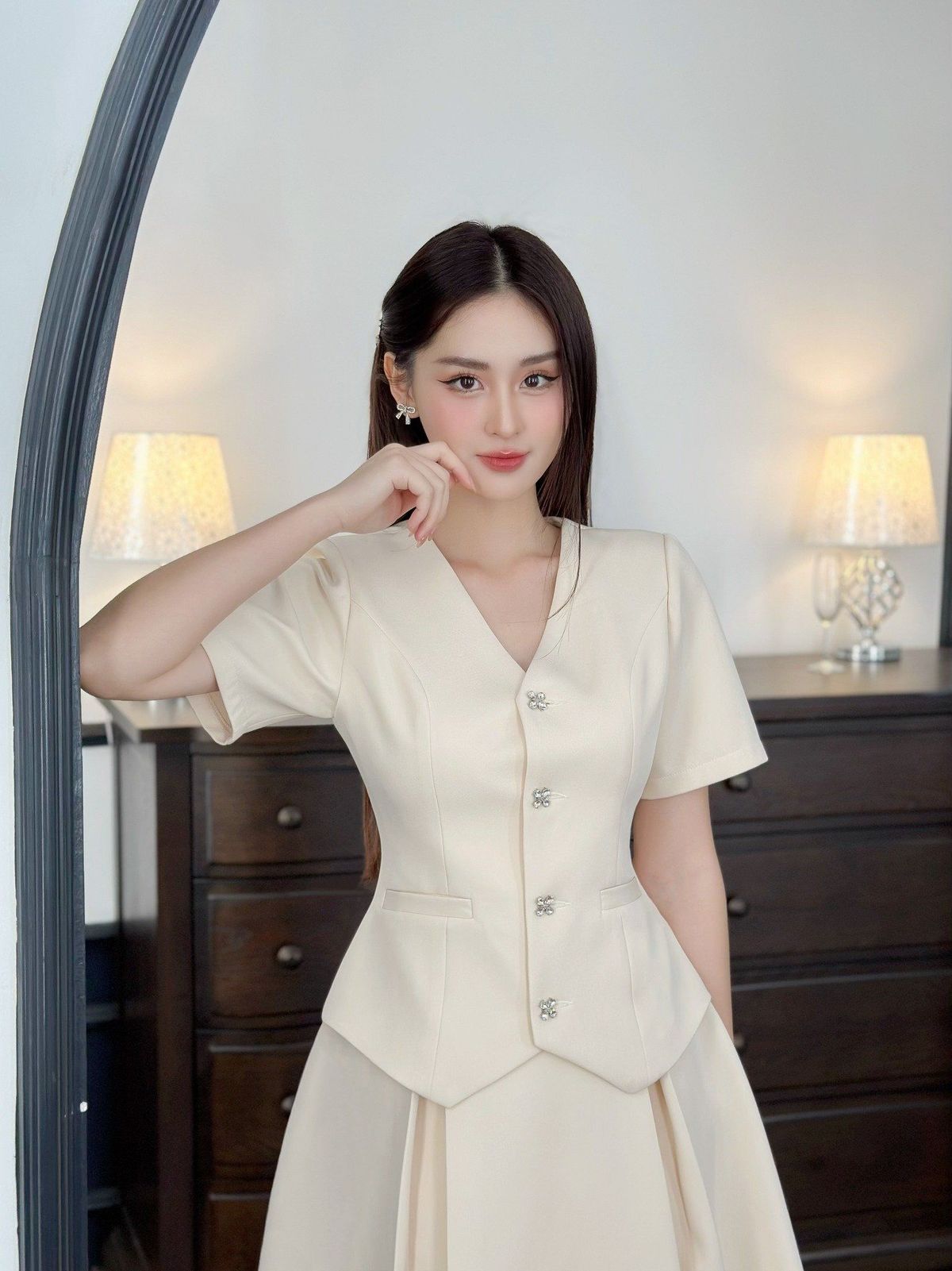 SET BỘ GỒM ÁO KIỂU VÀ CHÂN VÁY XÒE XẾP LI - DT1794 SET BỘ GỒM ÁO KIỂU VÀ CHÂN VÁY XÒE XẾP LI - DT1794