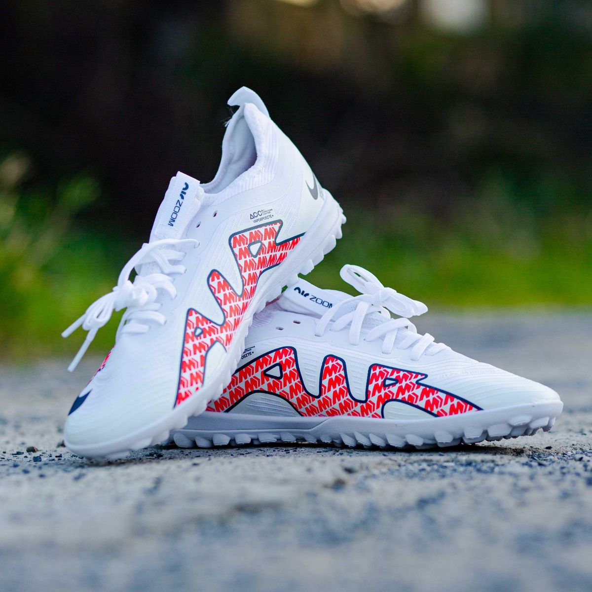 Giày đá Phantom Vision Blancas Giày đá Bóng Vapor 15 Pro Giá Sỉ