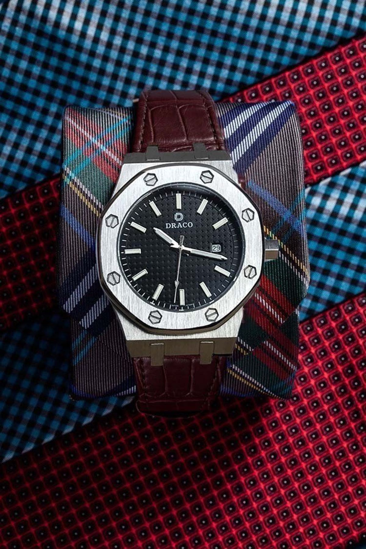 Đồng Hồ Nam - Thương Hiệu DRACO D22-DR04 “Revolution Watch” đen dây da bò nâu Đồng Hồ Nam - Thương Hiệu DRACO D22-DR04 “Revolution Watch” đen dây da bò nâu