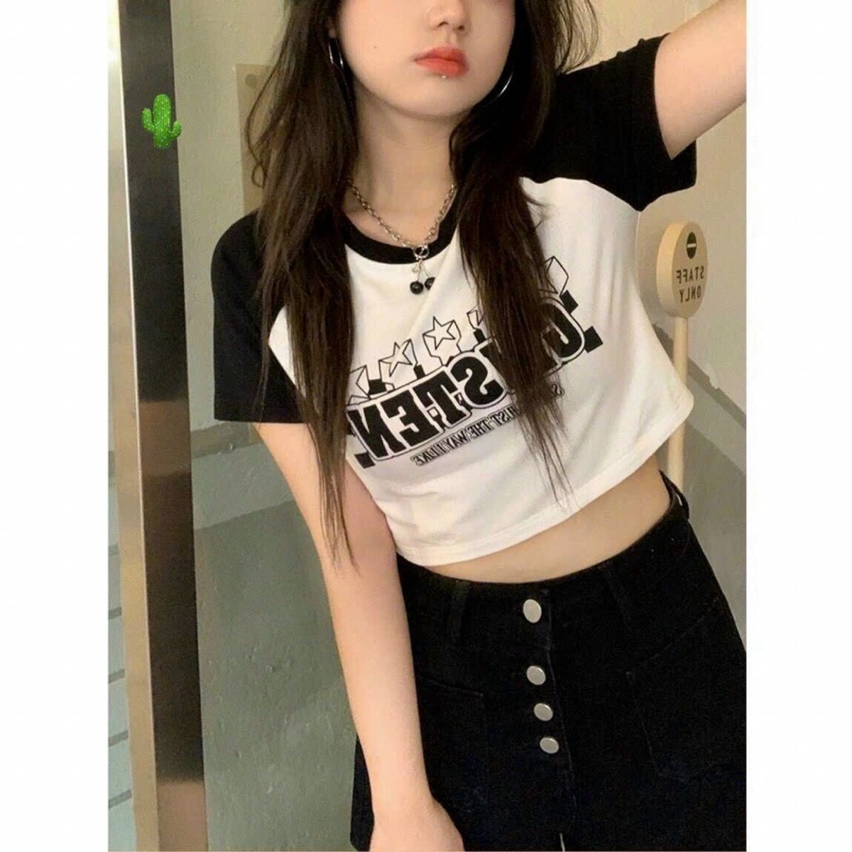 ÁO THUN NỮ CROPTOP CỔ TRÒN TAY NGẮN GLISTEN 5 SAO - AUSA HOUSE ÁO THUN NỮ CROPTOP CỔ TRÒN TAY NGẮN GLISTEN 5 SAO - AUSA HOUSE