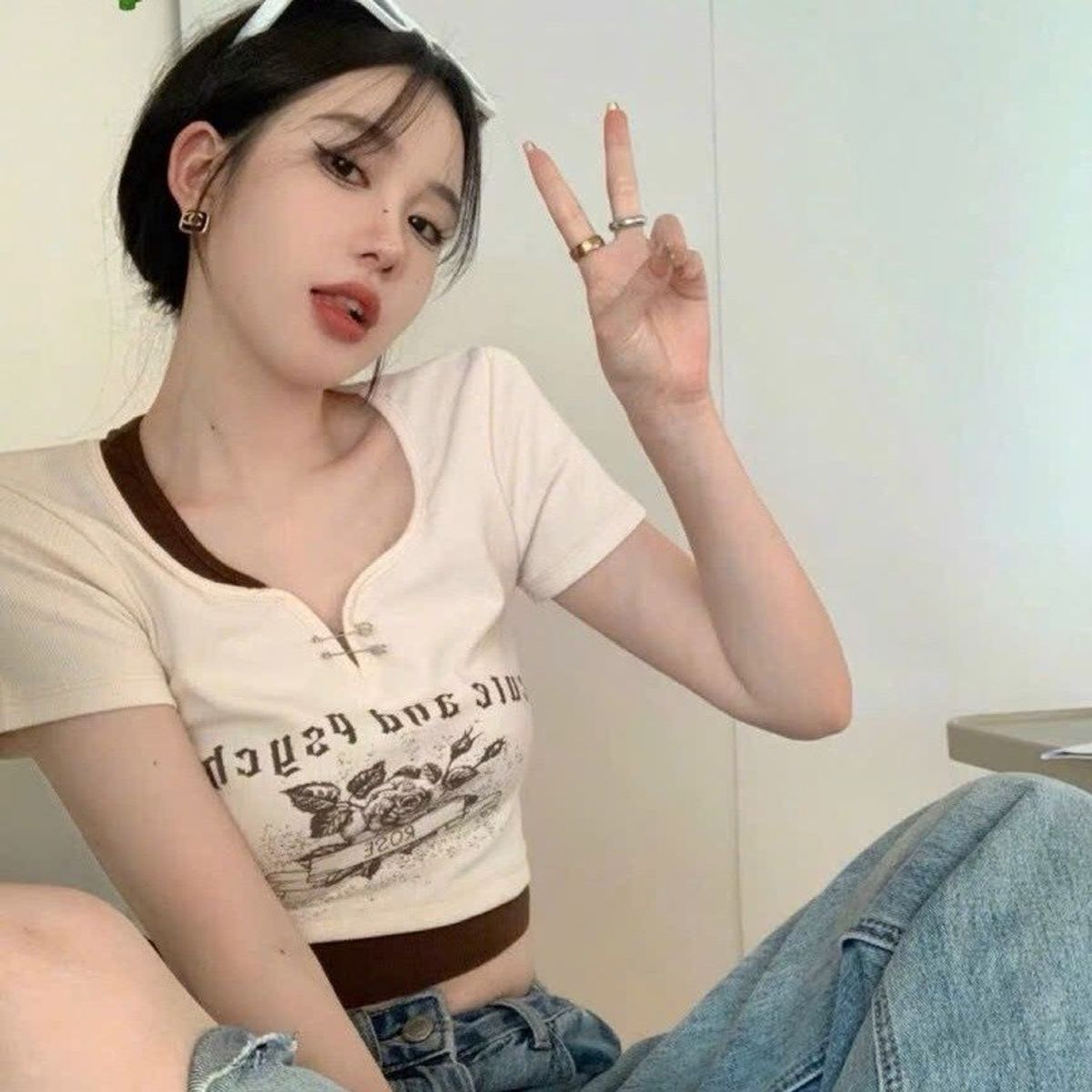 ÁO THUN NỮ CROPTOP CỔ TRÒN TAY NGẮN PSYCH - AUSA HOUSE ÁO THUN NỮ CROPTOP CỔ TRÒN TAY NGẮN PSYCH - AUSA HOUSE