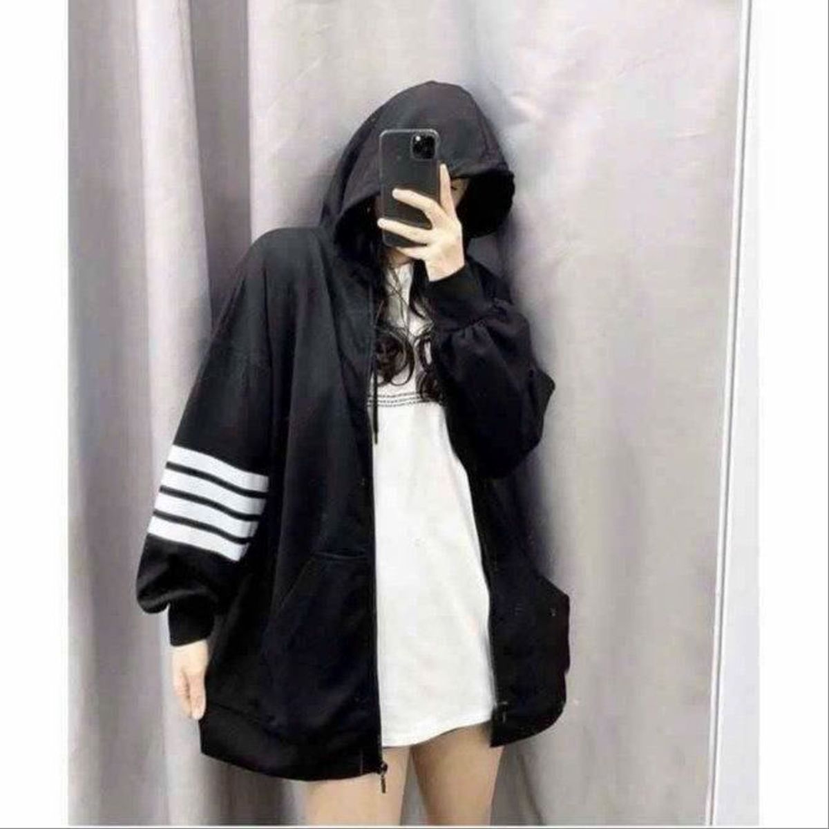 ÁO KHOÁC NỈ NAM NỮ UNISEX THOM BROWNE 4 SỌC KẺ TAY CHỮ DẬP TRƯỚC NGỰC - AUSA HOUSE ÁO KHOÁC NỈ NAM NỮ UNISEX THOM BROWNE 4 SỌC KẺ TAY CHỮ DẬP TRƯỚC NGỰC - AUSA HOUSE
