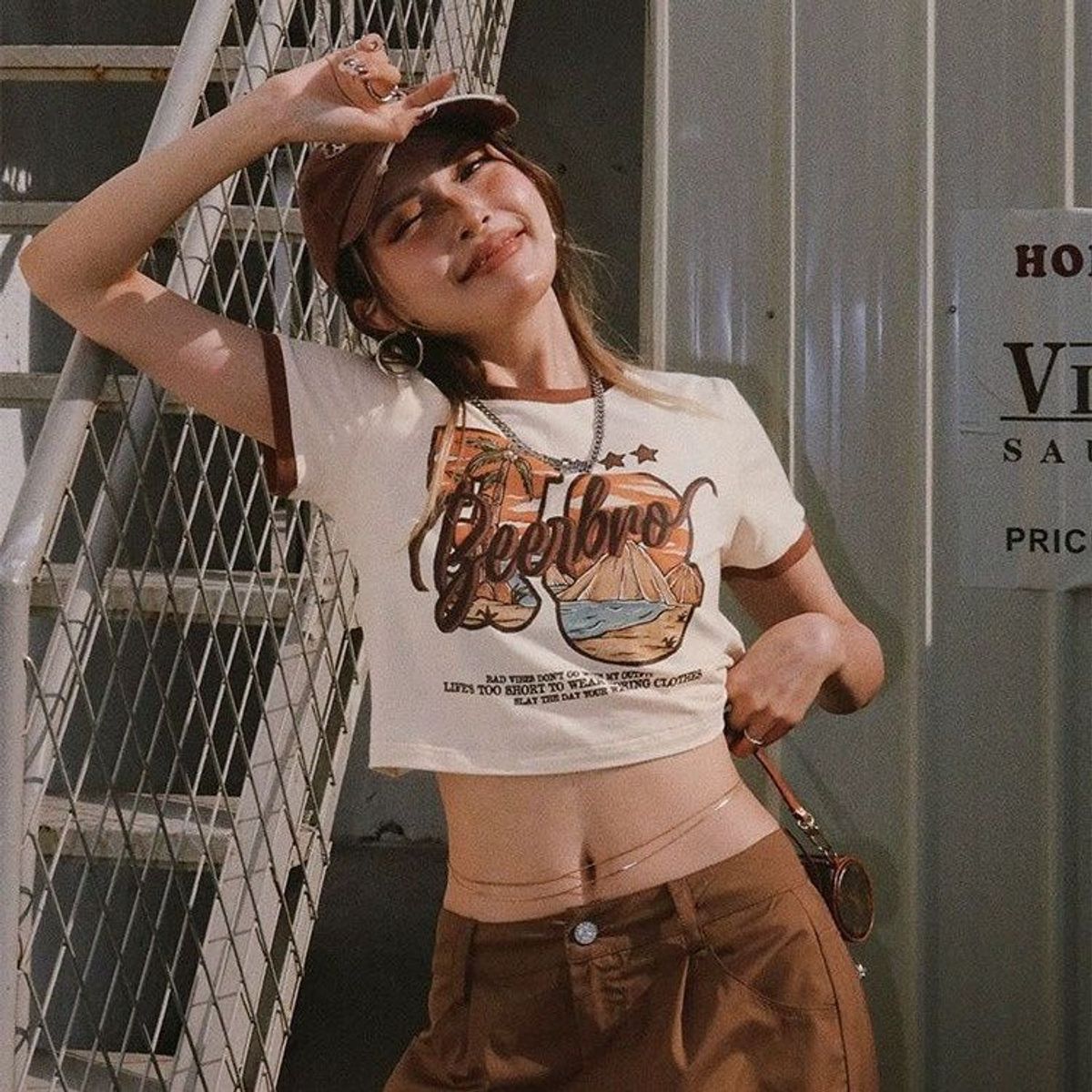 ÁO THUN NỮ CROPTOP CỔ TRÒN TAY NGẮN BEERBRO - AUSA HOUSE ÁO THUN NỮ CROPTOP CỔ TRÒN TAY NGẮN BEERBRO - AUSA HOUSE