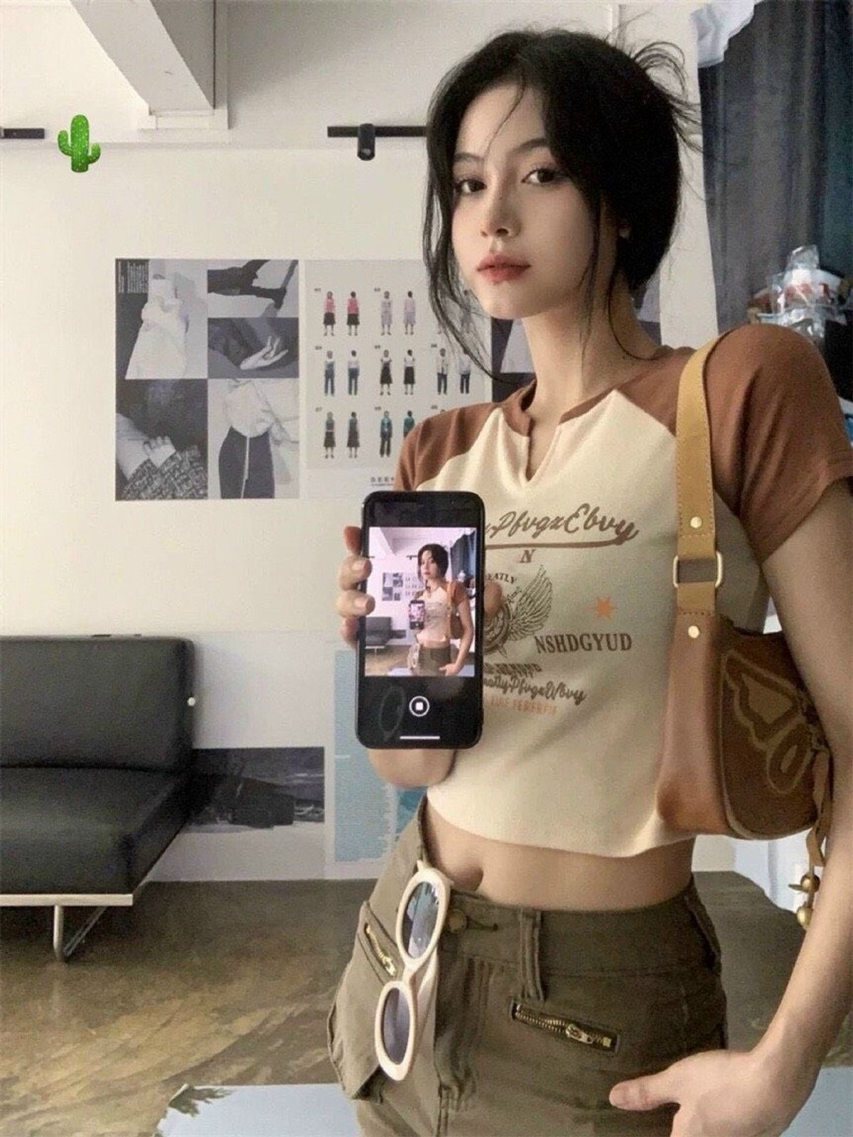 ÁO THUN NỮ CROPTOP CỔ TRÒN TAY NGẮN PHỐI XẺ CỔ IN ĐÔI CÁNH KN - AUSA HOUSE ÁO THUN NỮ CROPTOP CỔ TRÒN TAY NGẮN PHỐI XẺ CỔ IN ĐÔI CÁNH KN - AUSA HOUSE