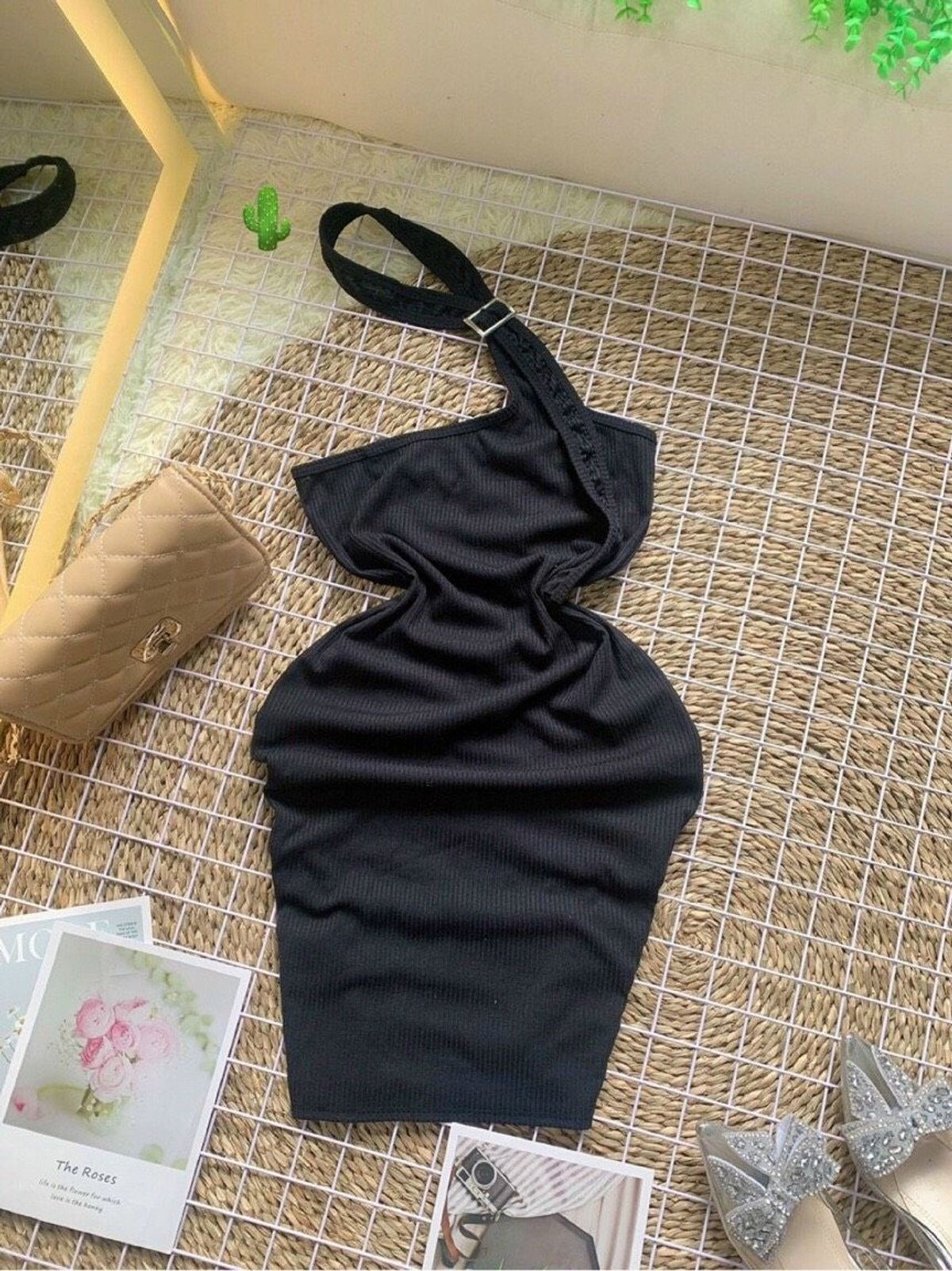 ĐẦM NỮ BODY DÂY CHOÀNG CỔ ĐIỀU CHỈNH ĐỘ DÀI - AUSA HOUSE ĐẦM NỮ BODY DÂY CHOÀNG CỔ ĐIỀU CHỈNH ĐỘ DÀI - AUSA HOUSE