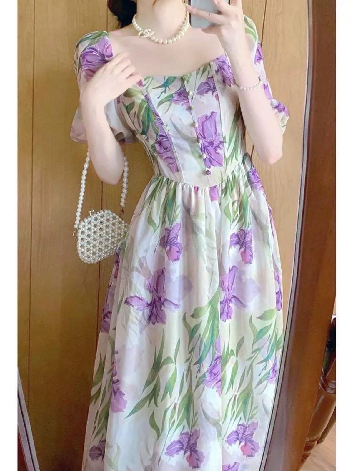 ĐẦM XÒE HOA LY TAY PHỒNG TƠ THÊU - DT1797 ĐẦM XÒE HOA LY TAY PHỒNG TƠ THÊU - DT1797