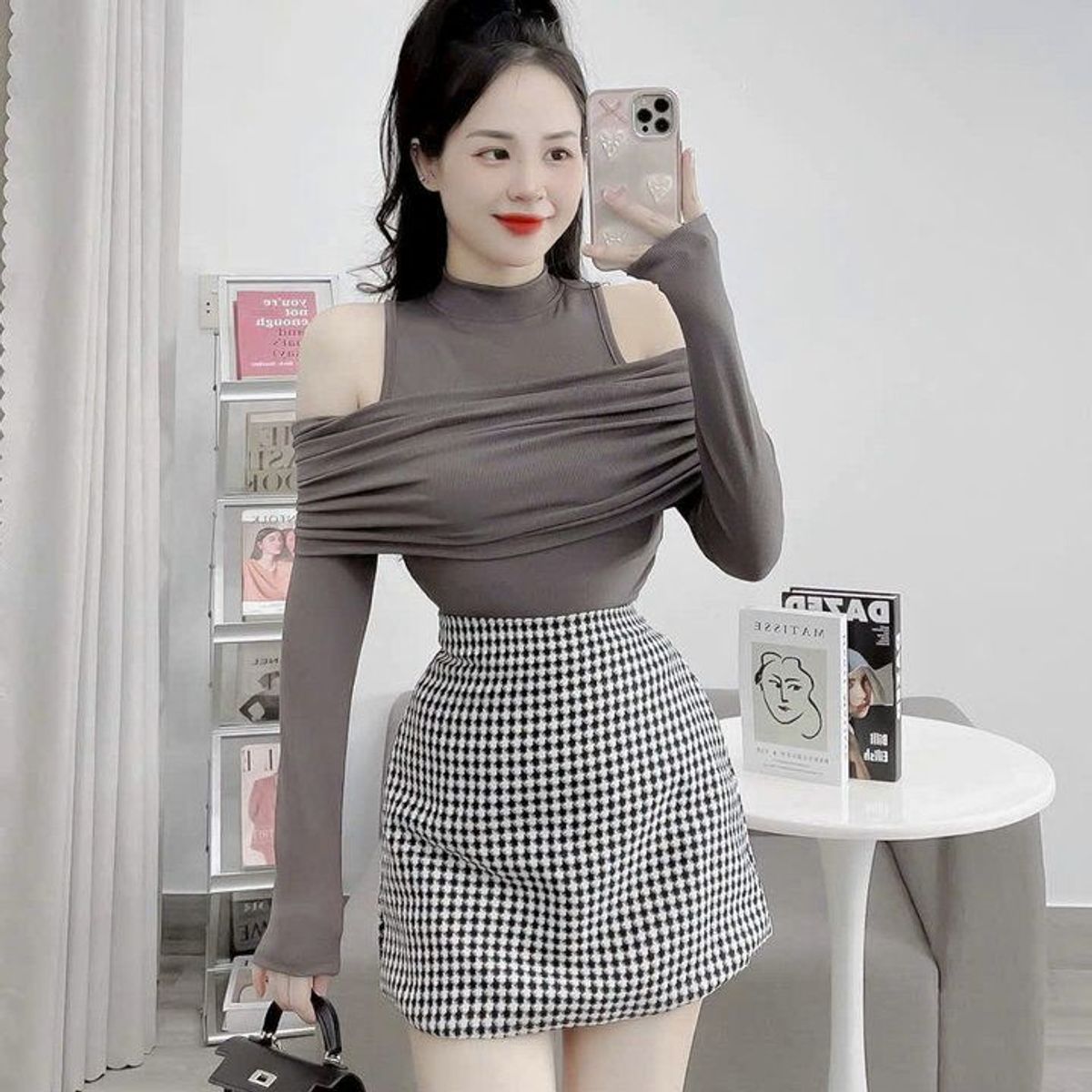 ÁO KIỂU HỞ VAI NHŨ TAY DÀI - LÊ PHƯƠNG BOUTIQUE ÁO KIỂU HỞ VAI NHŨ TAY DÀI - LÊ PHƯƠNG BOUTIQUE