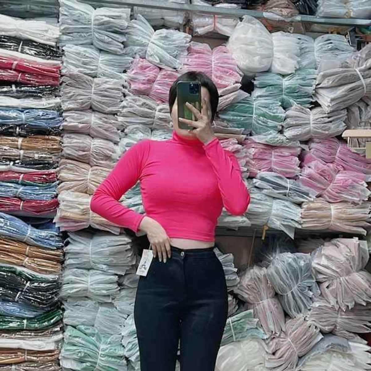 ÁO CROPTOP CỔ LỌ TAY DÀI - LÊ PHƯƠNG BOUTIQUE ÁO CROPTOP CỔ LỌ TAY DÀI - LÊ PHƯƠNG BOUTIQUE