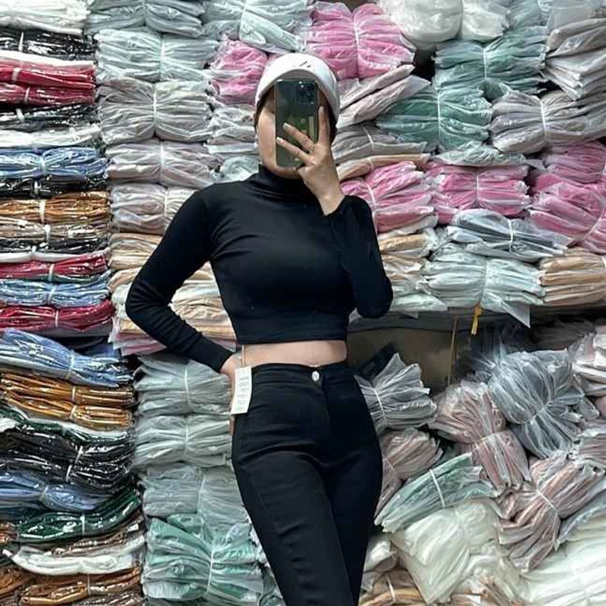 ÁO CROPTOP CỔ LỌ TAY DÀI - LÊ PHƯƠNG BOUTIQUE ÁO CROPTOP CỔ LỌ TAY DÀI - LÊ PHƯƠNG BOUTIQUE