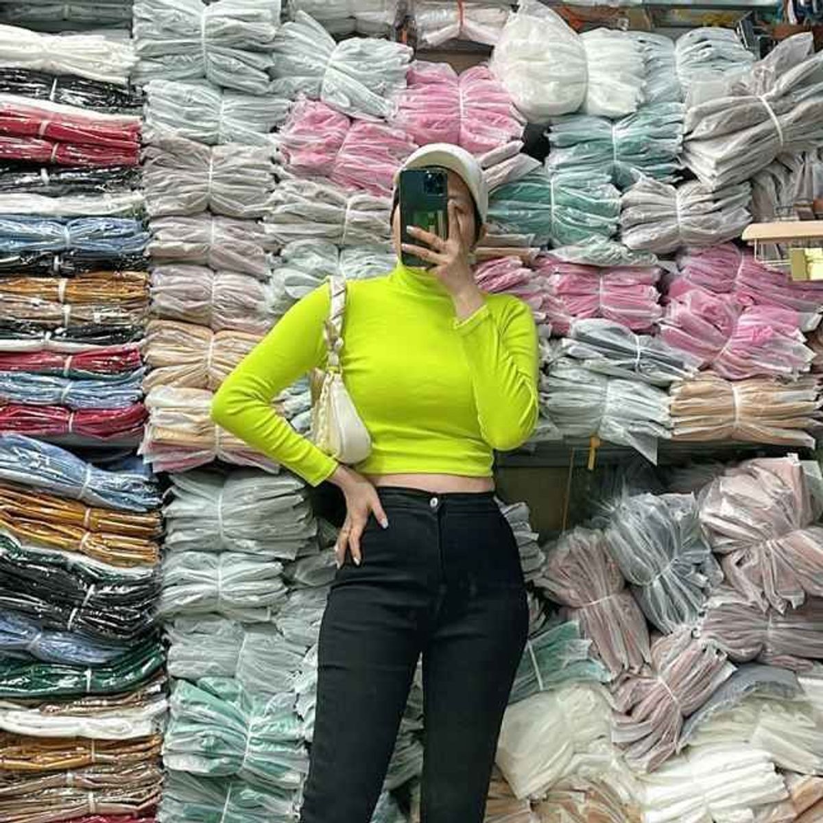 ÁO CROPTOP CỔ LỌ TAY DÀI - LÊ PHƯƠNG BOUTIQUE ÁO CROPTOP CỔ LỌ TAY DÀI - LÊ PHƯƠNG BOUTIQUE