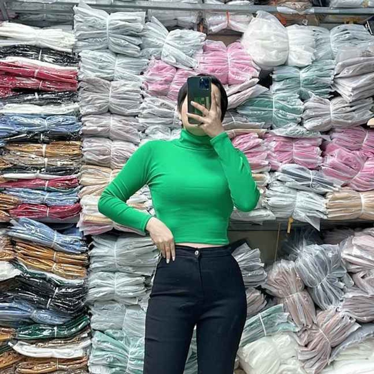 ÁO CROPTOP CỔ LỌ TAY DÀI - LÊ PHƯƠNG BOUTIQUE ÁO CROPTOP CỔ LỌ TAY DÀI - LÊ PHƯƠNG BOUTIQUE
