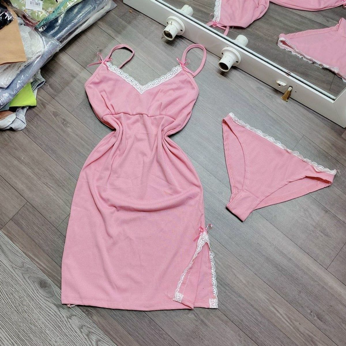 ĐẦM NGỦ GÂN KÈM CHÍP - LÊ PHƯƠNG BOUTIQUE ĐẦM NGỦ GÂN KÈM CHÍP - LÊ PHƯƠNG BOUTIQUE