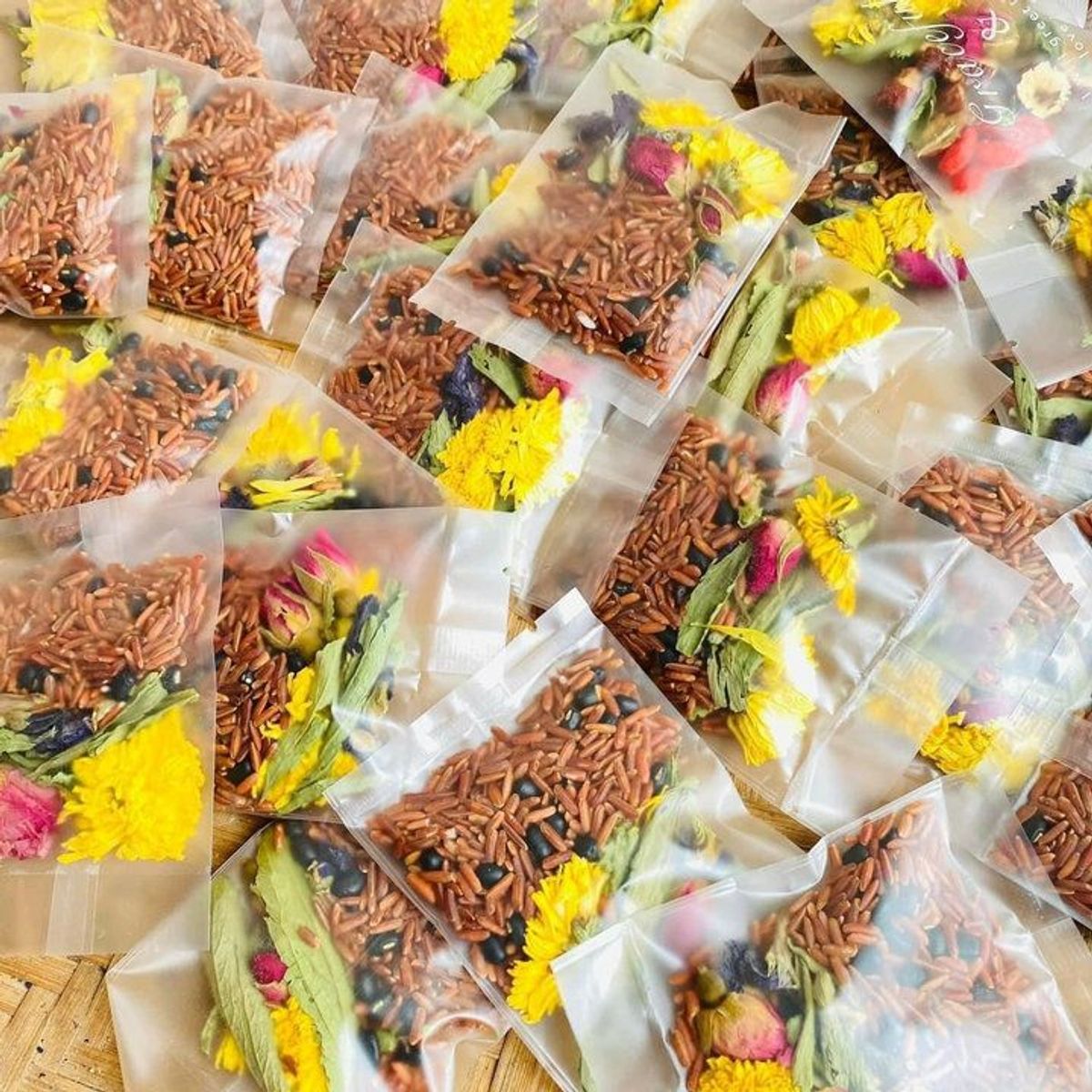 TRÀ GẠO LỨT ĐẬU ĐEN MIX 8 VỊ THẢO MỘC - BAMBOO TRÀ GẠO LỨT ĐẬU ĐEN MIX 8 VỊ THẢO MỘC - BAMBOO