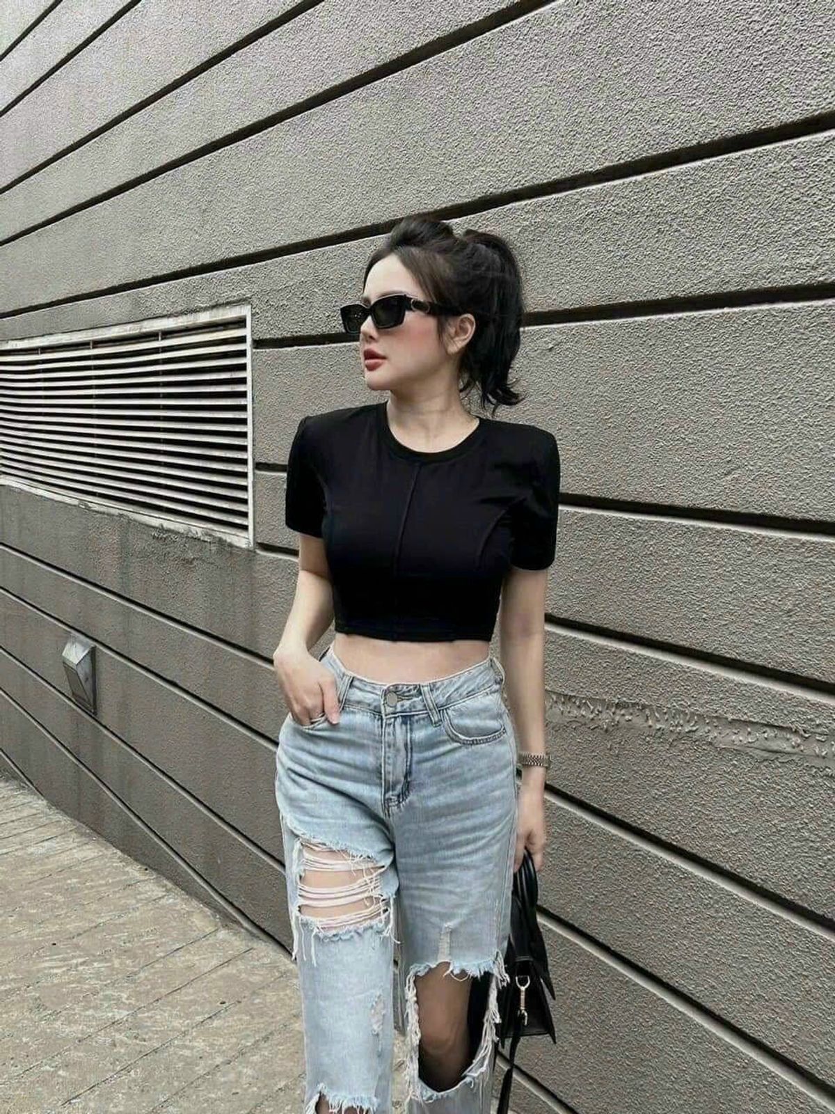 Croptop kiểu ôm body chiết eo chất thun gân co giãn freesize dưới 58kg Croptop kiểu ôm body chiết eo chất thun gân co giãn freesize dưới 58kg