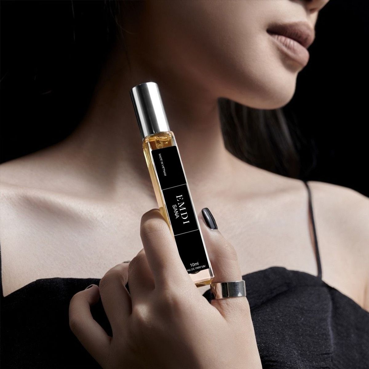 Tinh dầu thơm nam thơm lâu EMDI Sana 10ml - Thành Đạt, Sang Trọng, Lịch Thiệp - tinh dầu nước hoa thơm lâu nam Tinh dầu thơm nam thơm lâu EMDI Sana 10ml - Thành Đạt, Sang Trọng, Lịch Thiệp - tinh dầu nước hoa thơm lâu nam