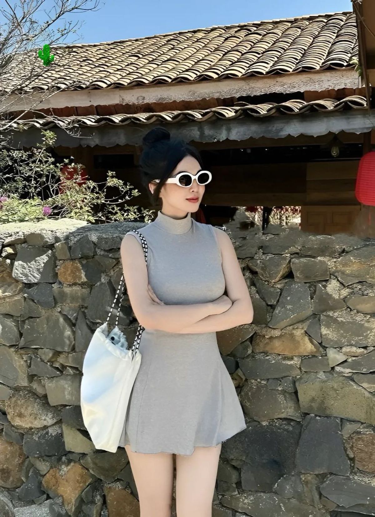 ĐẦM XOÈ CỔ LỌ KÈM QUẦN NGẮN - LÊ PHƯƠNG BOUTIQUE ĐẦM XOÈ CỔ LỌ KÈM QUẦN NGẮN - LÊ PHƯƠNG BOUTIQUE