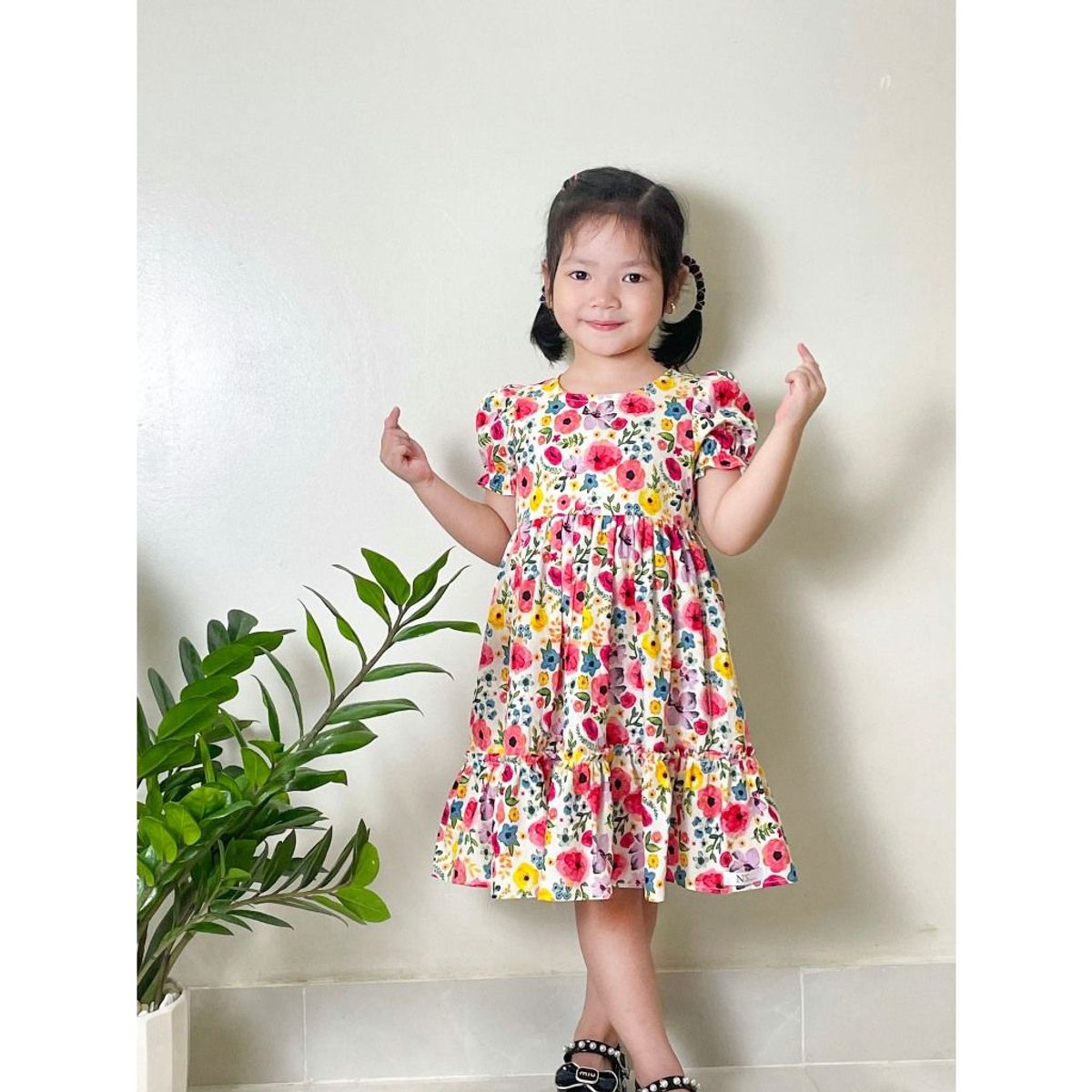 Đầm Cho Bé Gái Kiểu Váy Hoa Xòe Cho Bé Hai Tầng Rộng Vải Thô Hoa Mát Mẻ Đầm Cho Bé Gái Kiểu Váy Hoa Xòe Cho Bé Hai Tầng Rộng Vải Thô Hoa Mát Mẻ